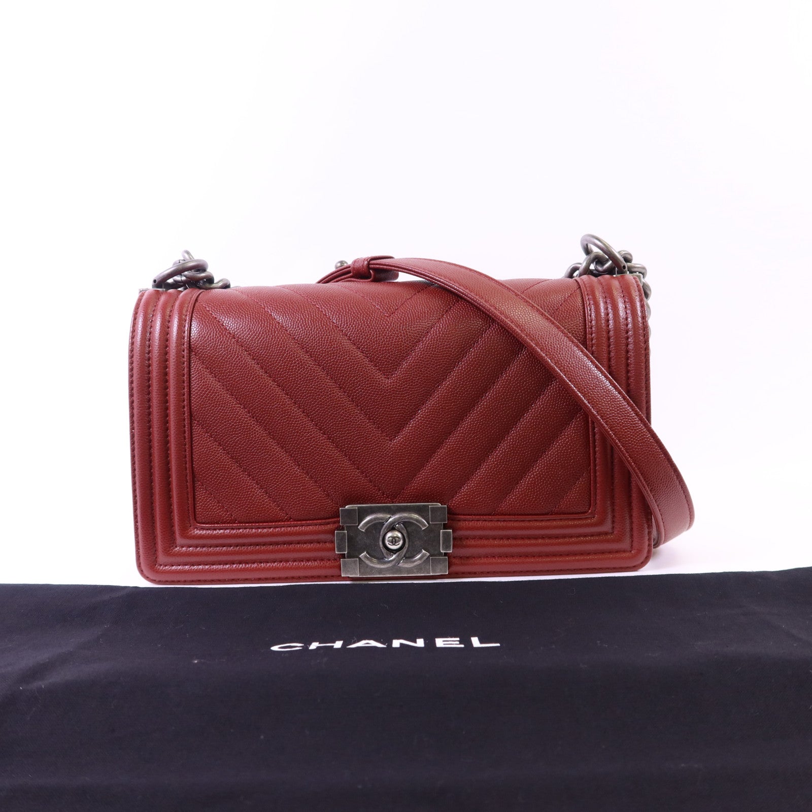 CHANEL 牛皮皮革Boy 25銀扣鏈帶肩背袋