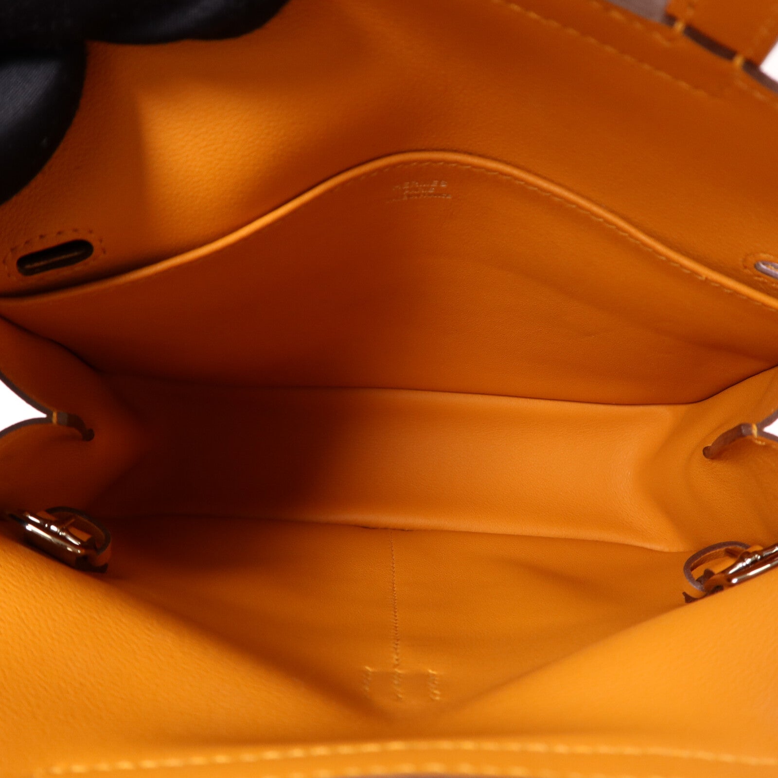 HERMES Swift皮革Halzan Mini銀扣鏈帶肩背袋Apricot