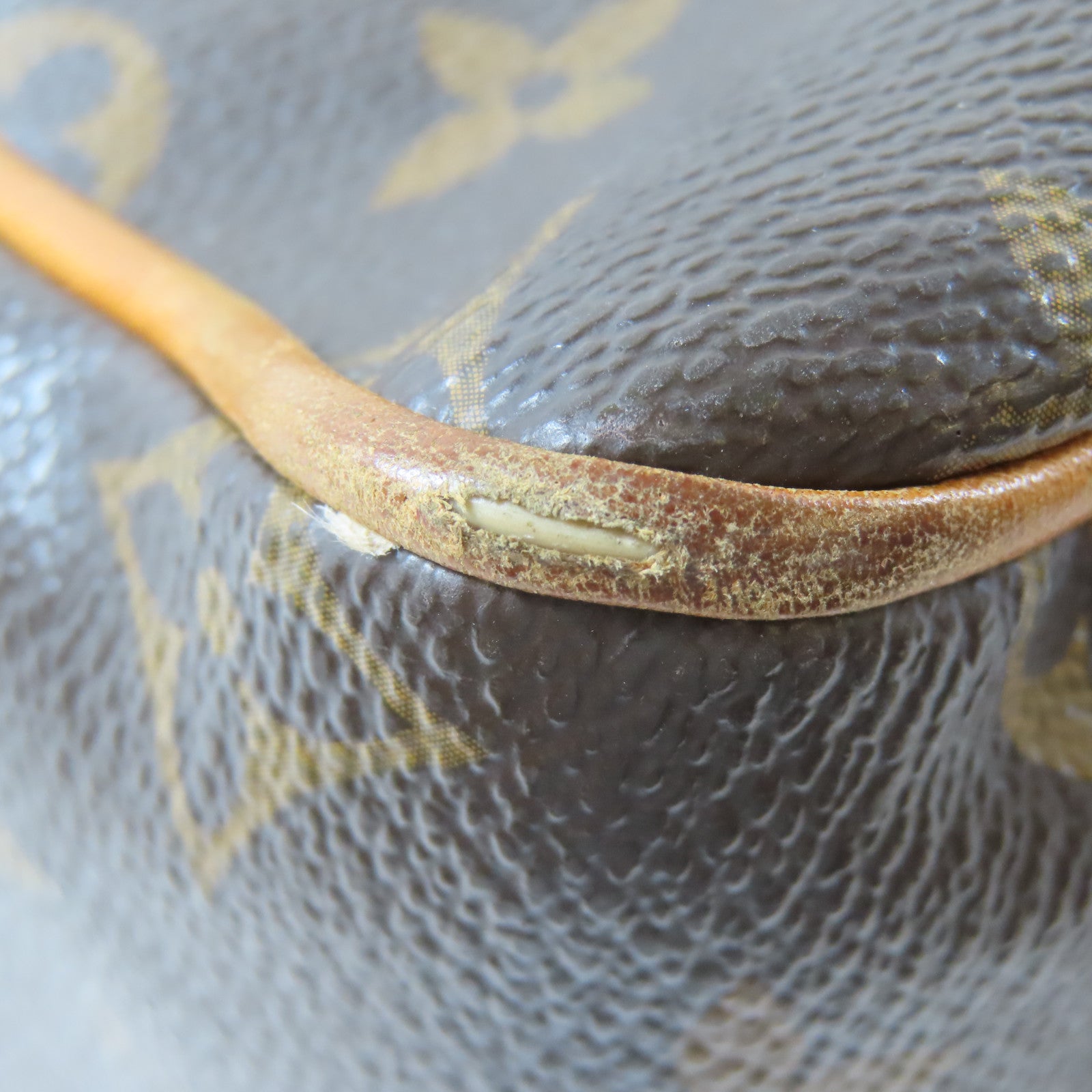 LOUIS VUITTON Monogram Valmy MM金扣肩背袋啡色