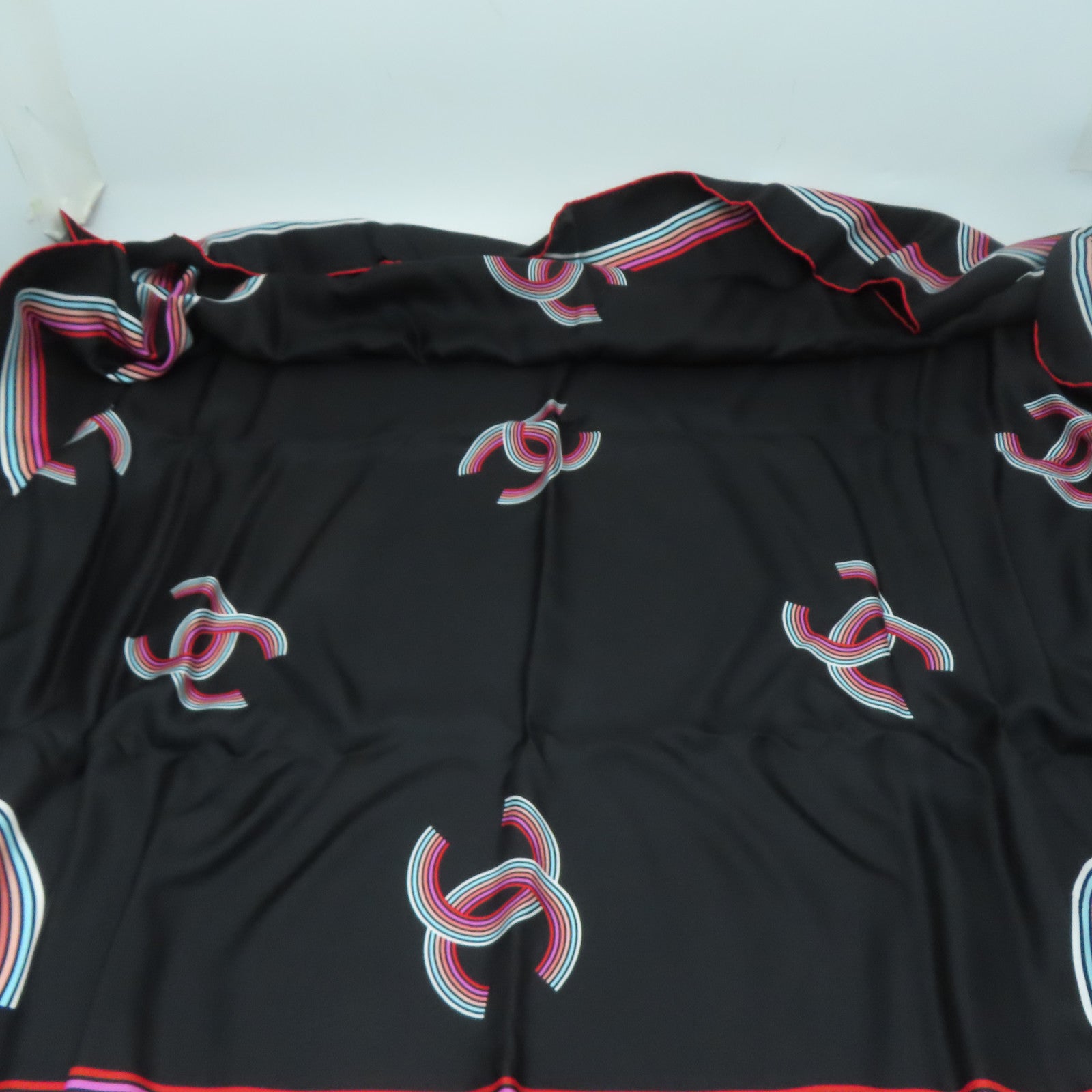 CHANEL 【激減優惠】絲質Chanel Scarf絲巾黑色/紅色/白色