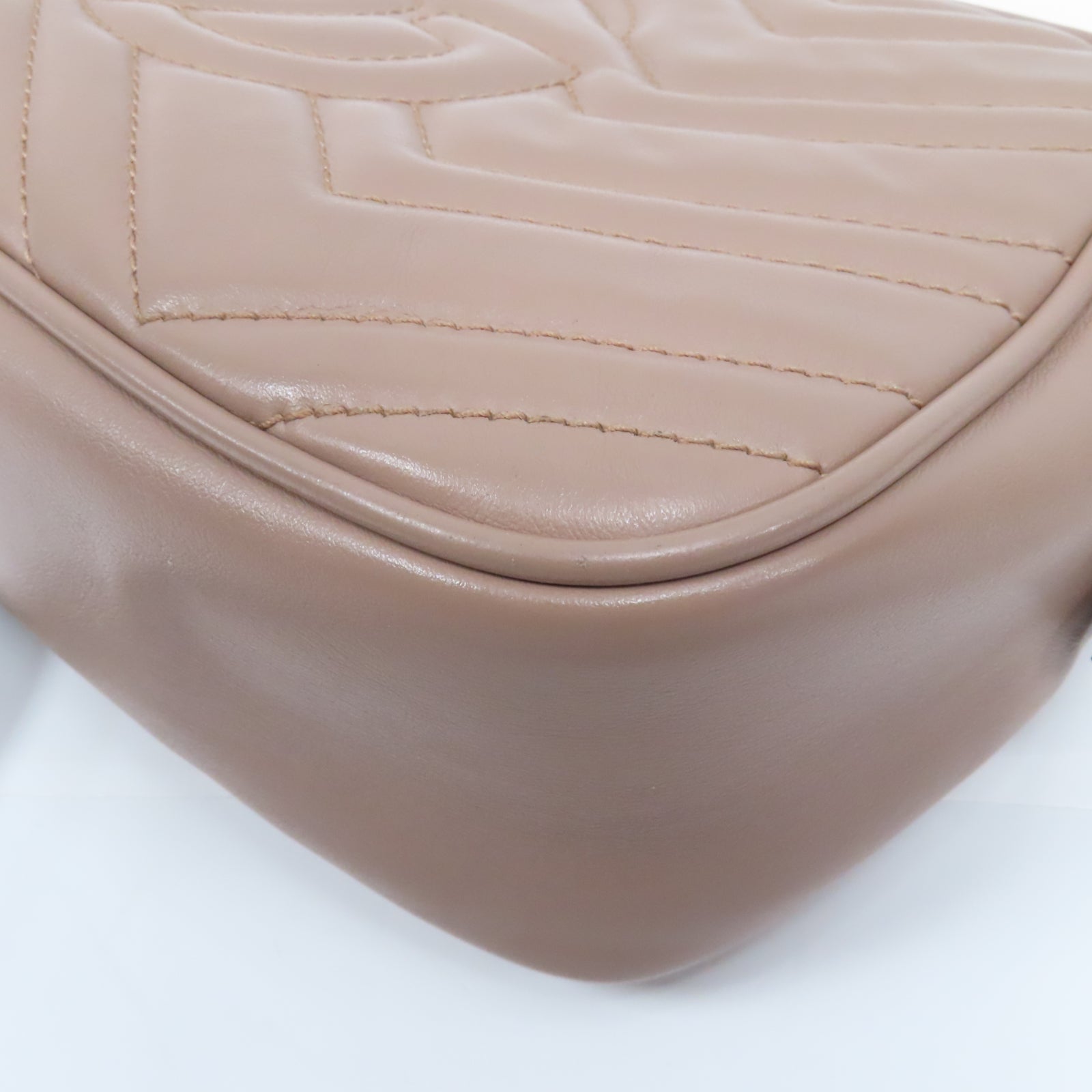 GUCCI 牛皮皮革GG Marmont Camera Bag金扣鏈帶肩背袋裸粉色