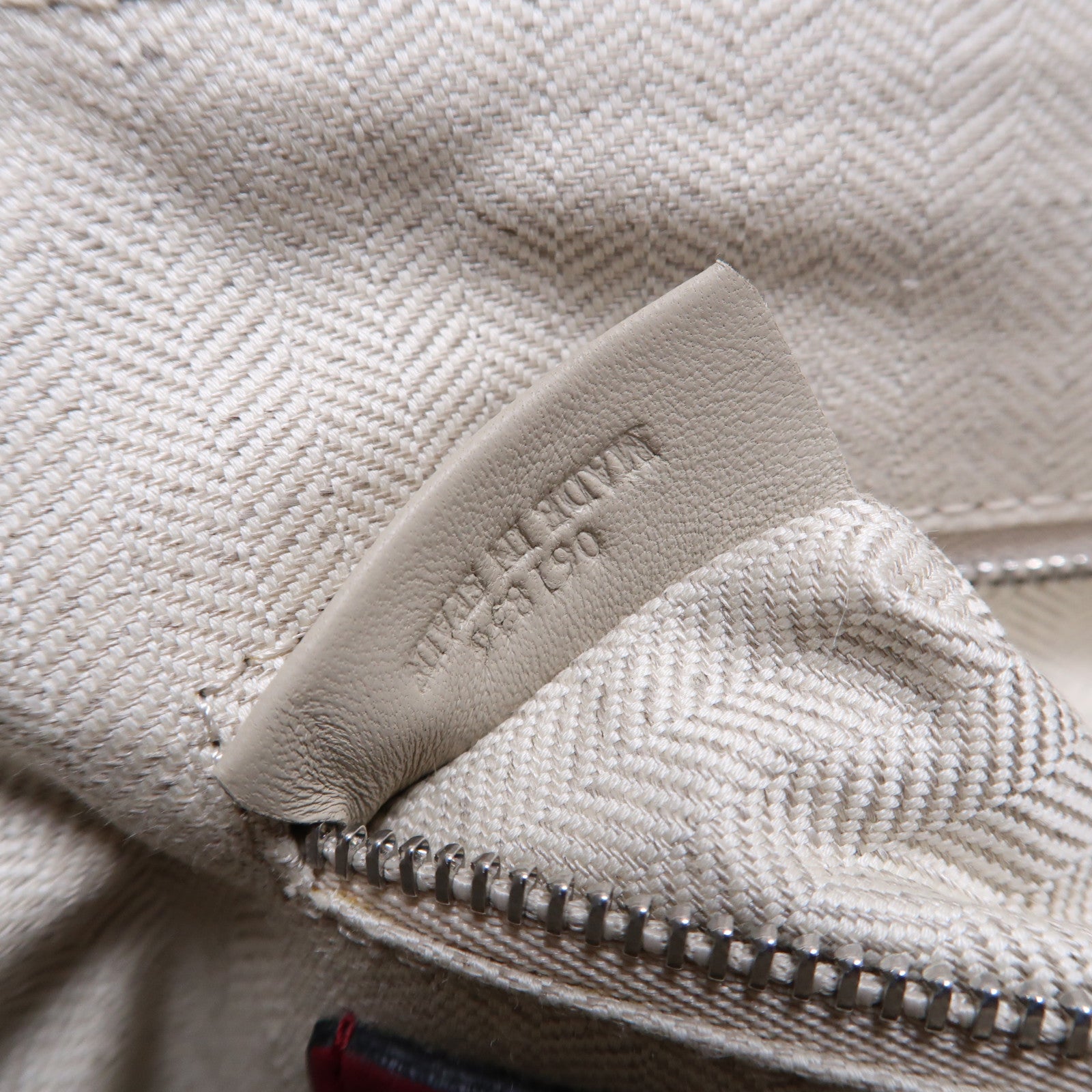 LOEWE 【激減優惠】牛皮皮革Backpack銀扣背包紅色