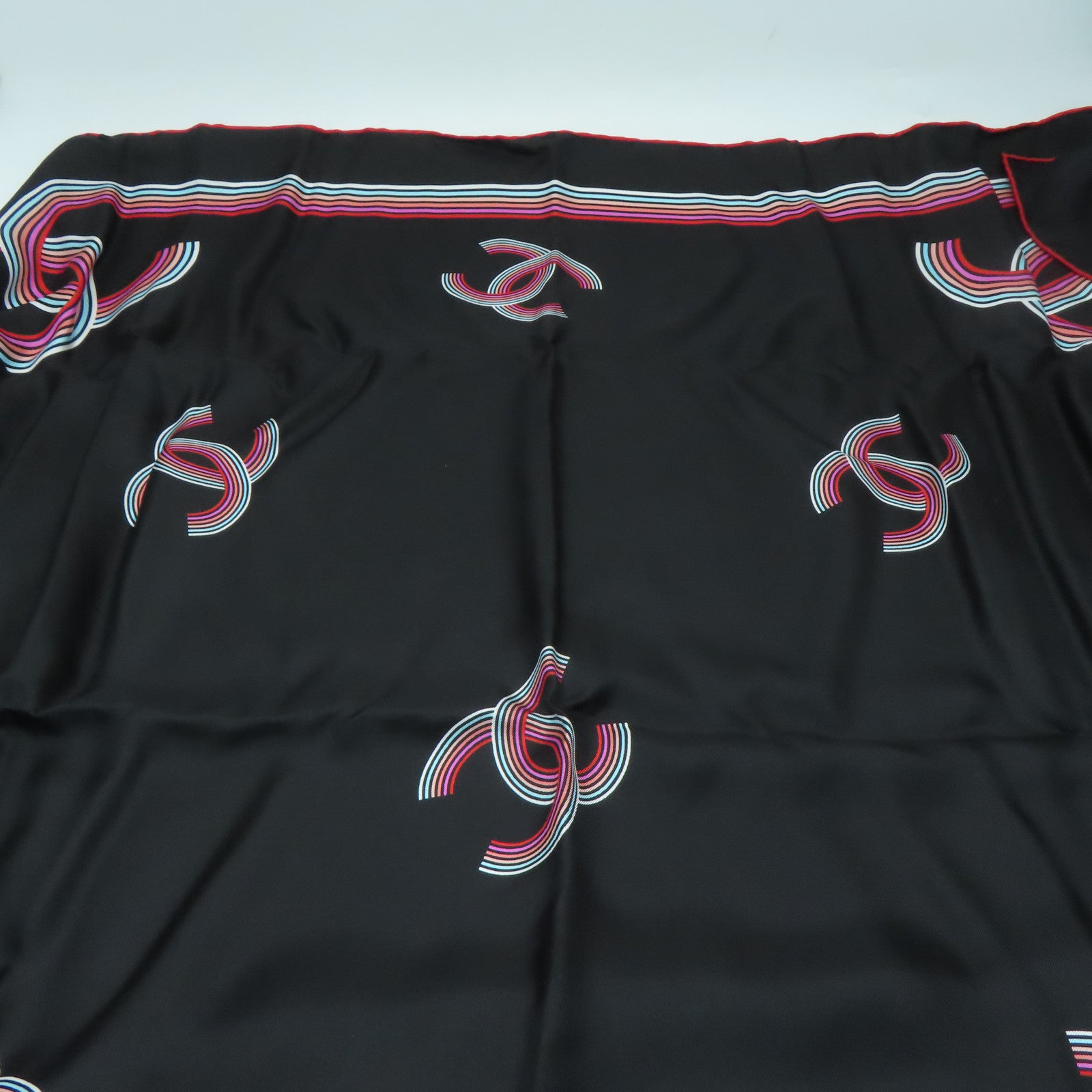 CHANEL 【激減優惠】絲質Chanel Scarf絲巾黑色/紅色/白色