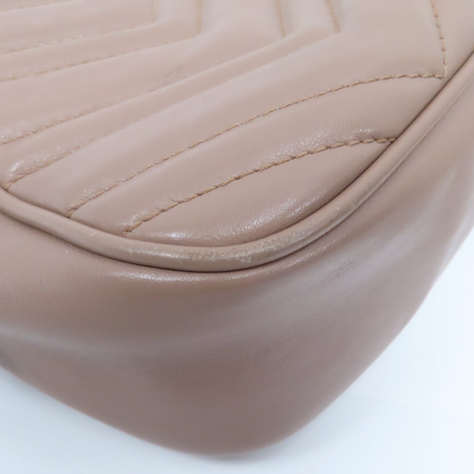 GUCCI 牛皮皮革GG Marmont Camera Bag金扣鏈帶肩背袋裸粉色