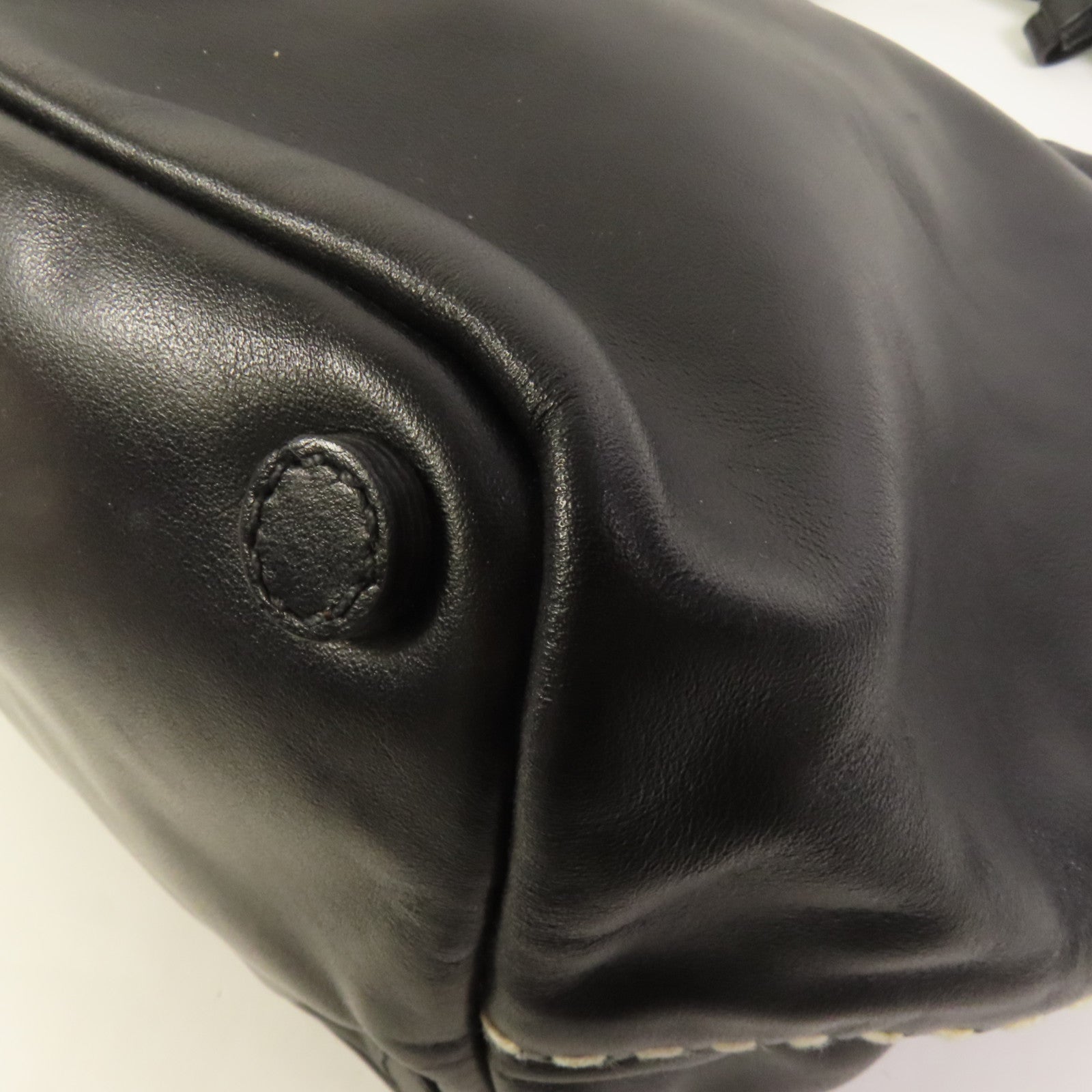 PRADA 牛皮皮革Handbag銀扣手挽袋