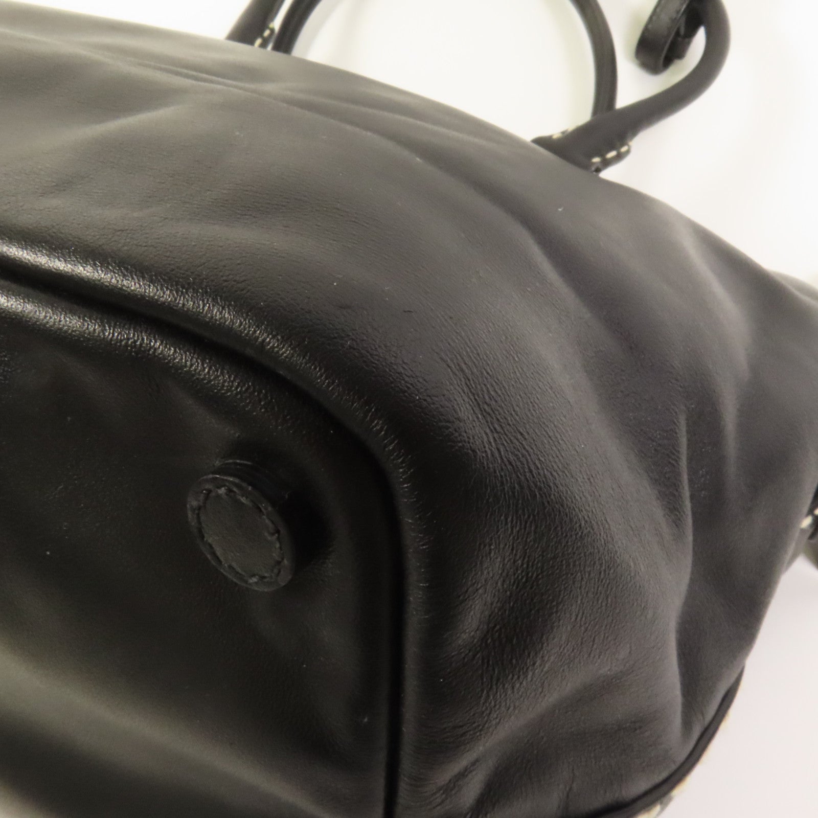 PRADA 牛皮皮革Handbag銀扣手挽袋