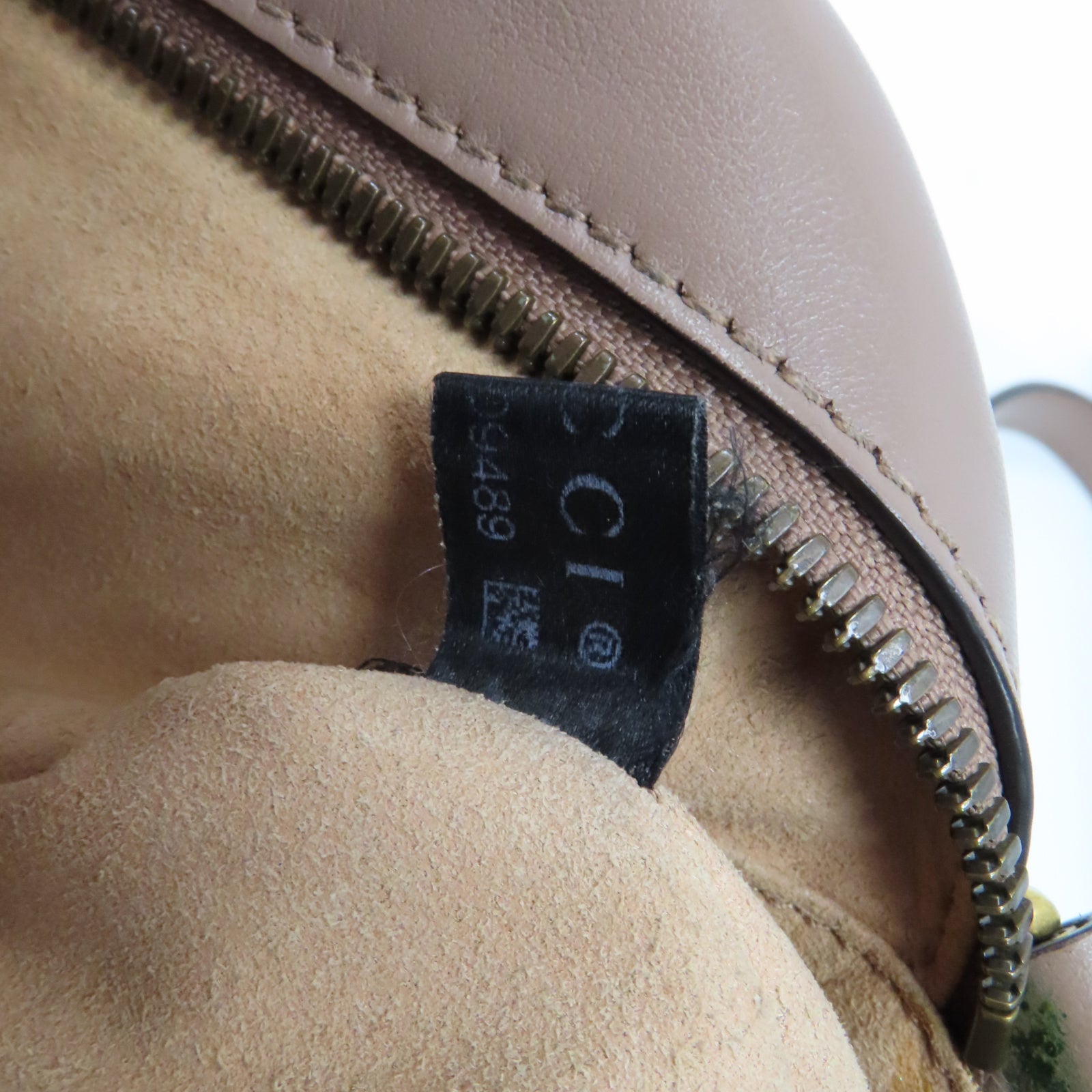 GUCCI 牛皮皮革GG Marmont Camera Bag金扣鏈帶肩背袋裸粉色