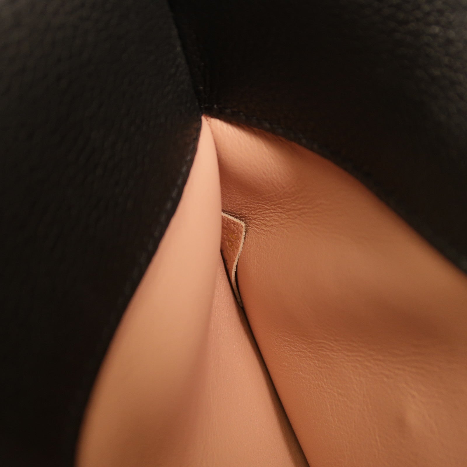 LOUIS VUITTON 【激減優惠】牛皮皮革City Steamer MM金扣手挽肩背兩用袋粉紅色/黑色