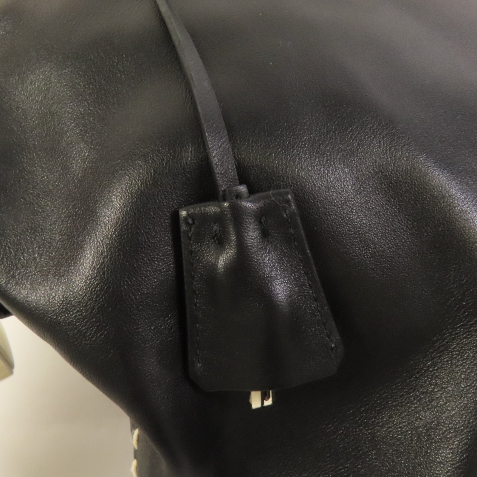 PRADA 牛皮皮革Handbag銀扣手挽袋