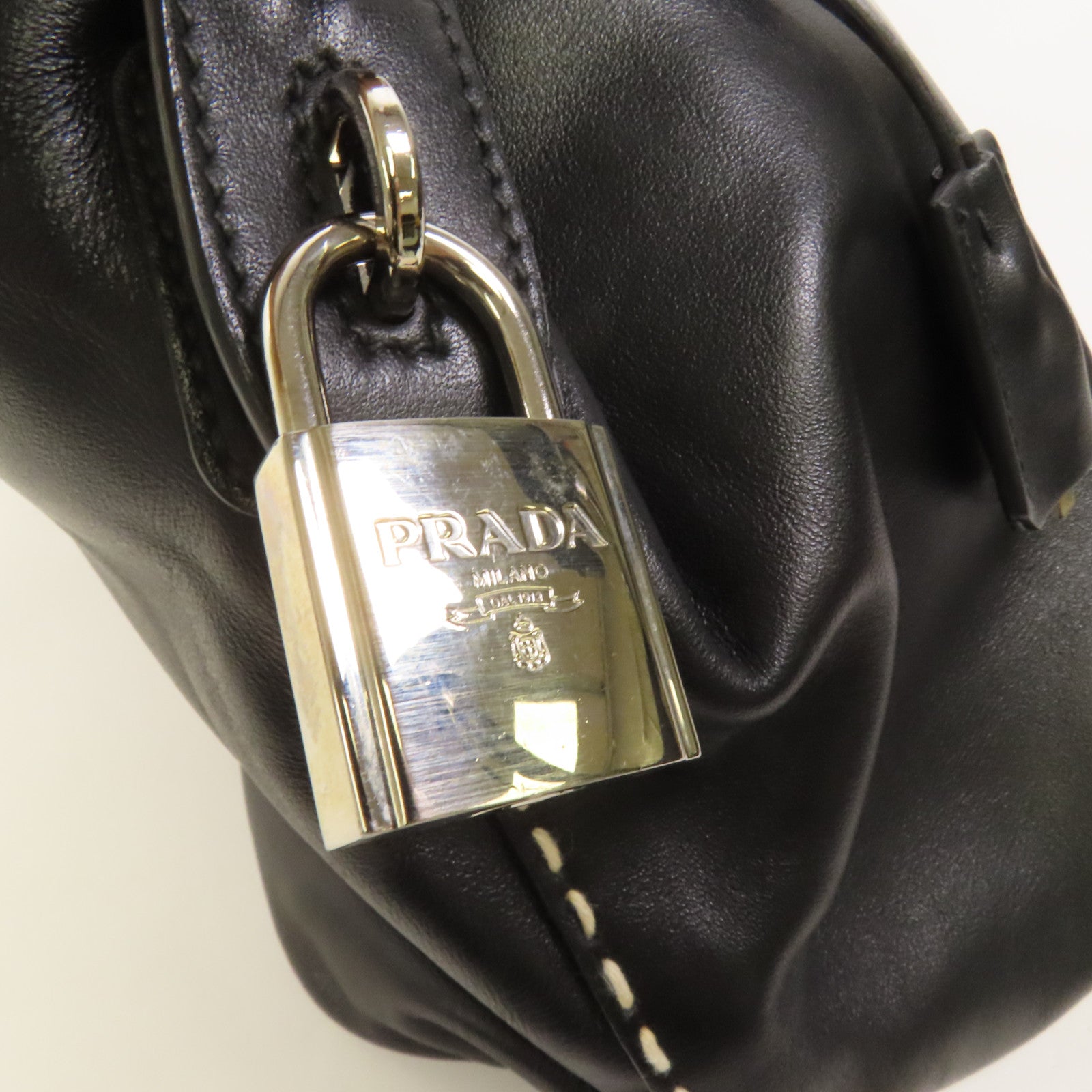 PRADA 牛皮皮革Handbag銀扣手挽袋