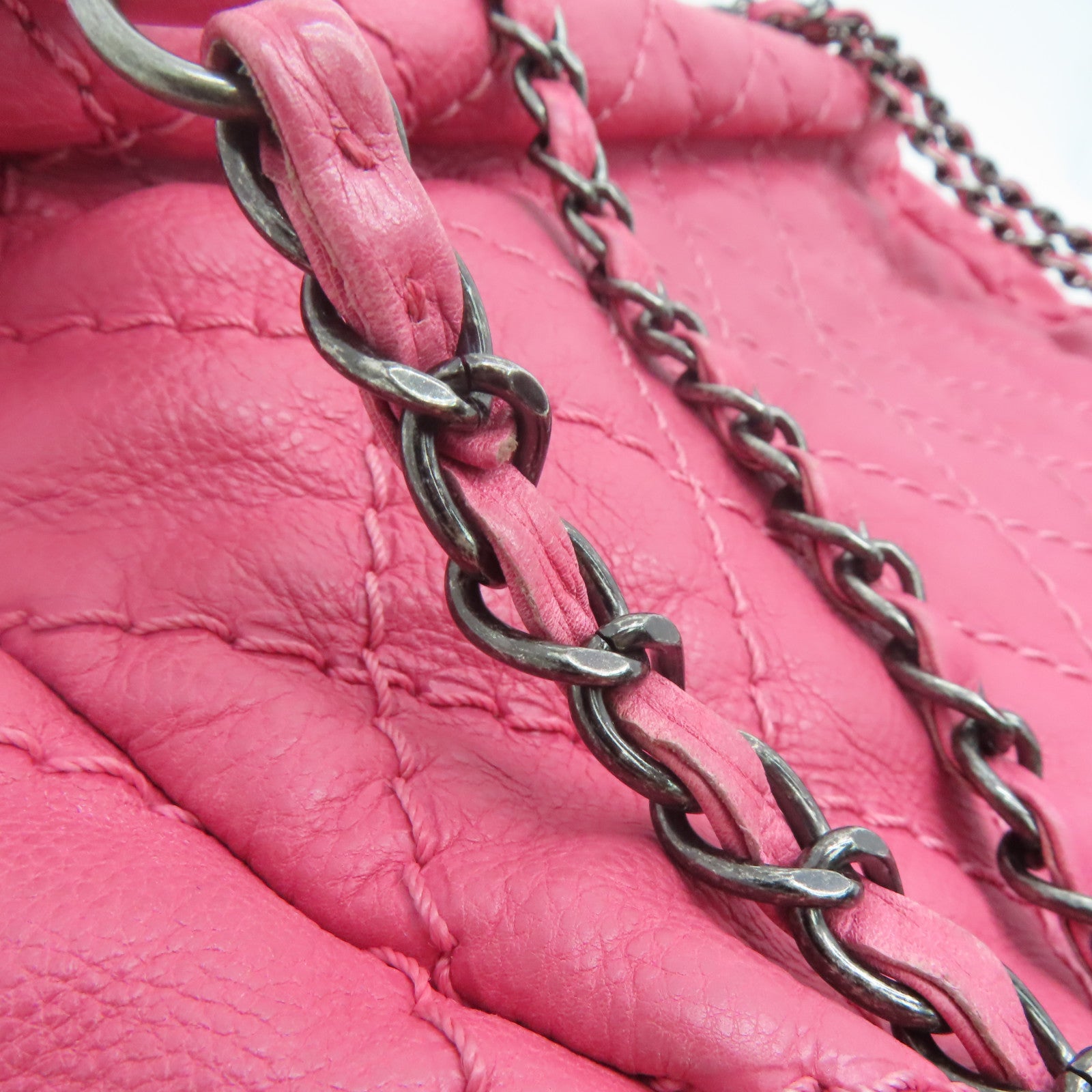 CHANEL rhombic cowhide leather Chain Shoulder silver buckle shoulder bag pink
