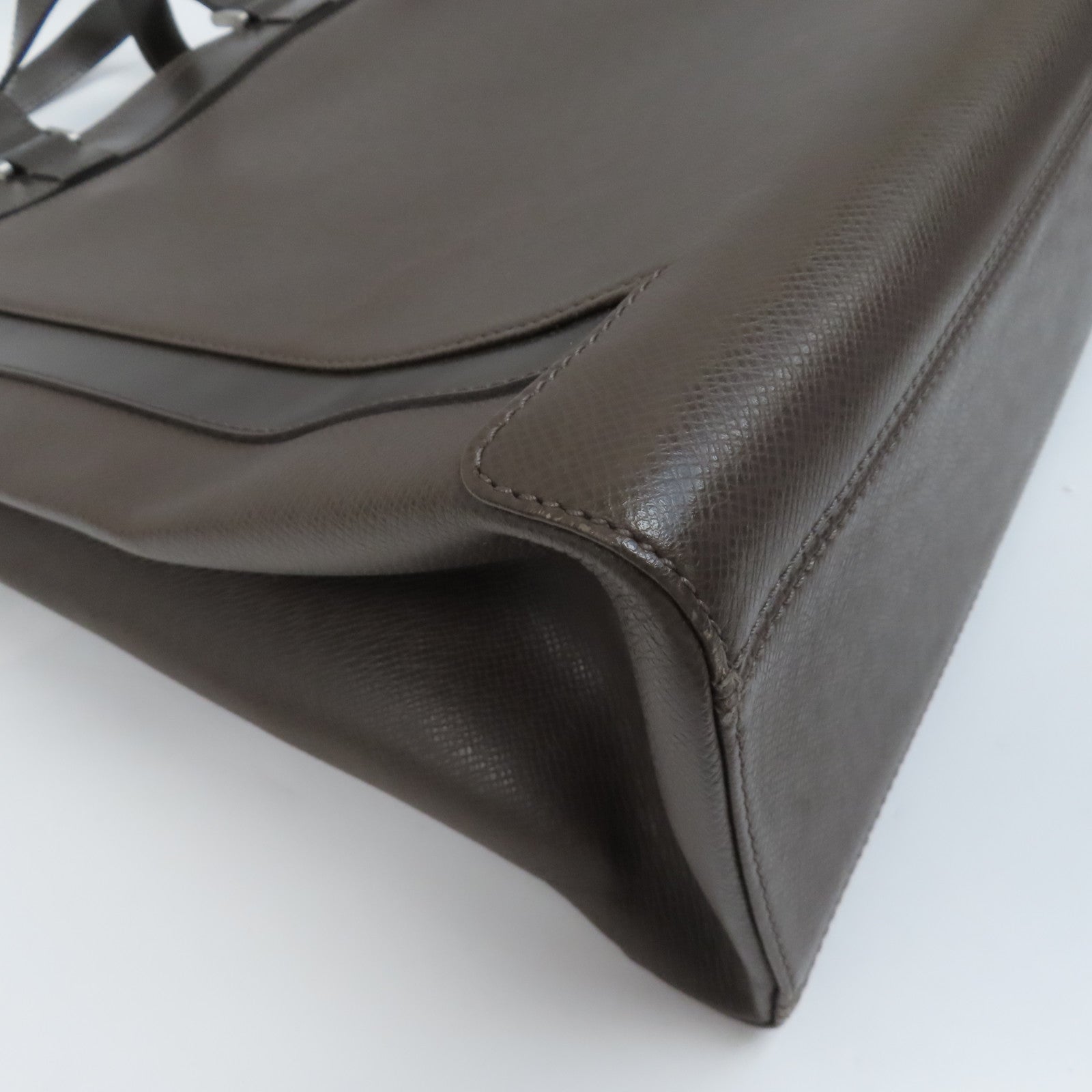 LOUIS VUITTON Taiga Kasbek GM銀扣公事包啡色