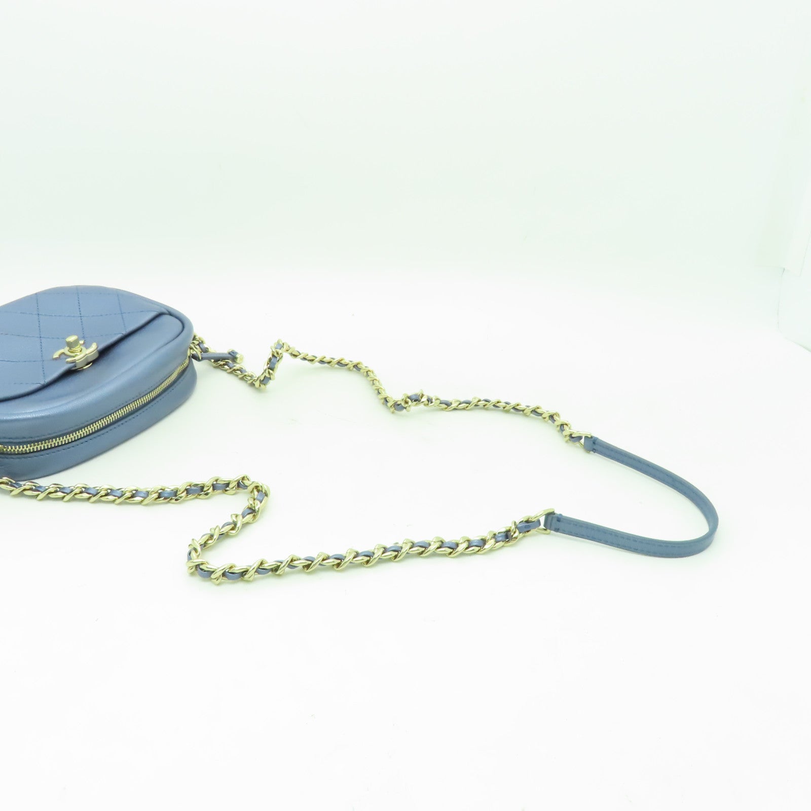 CHANEL 【清倉大減價】皮革Shoulder Bag金扣鏈帶肩背袋淺藍色