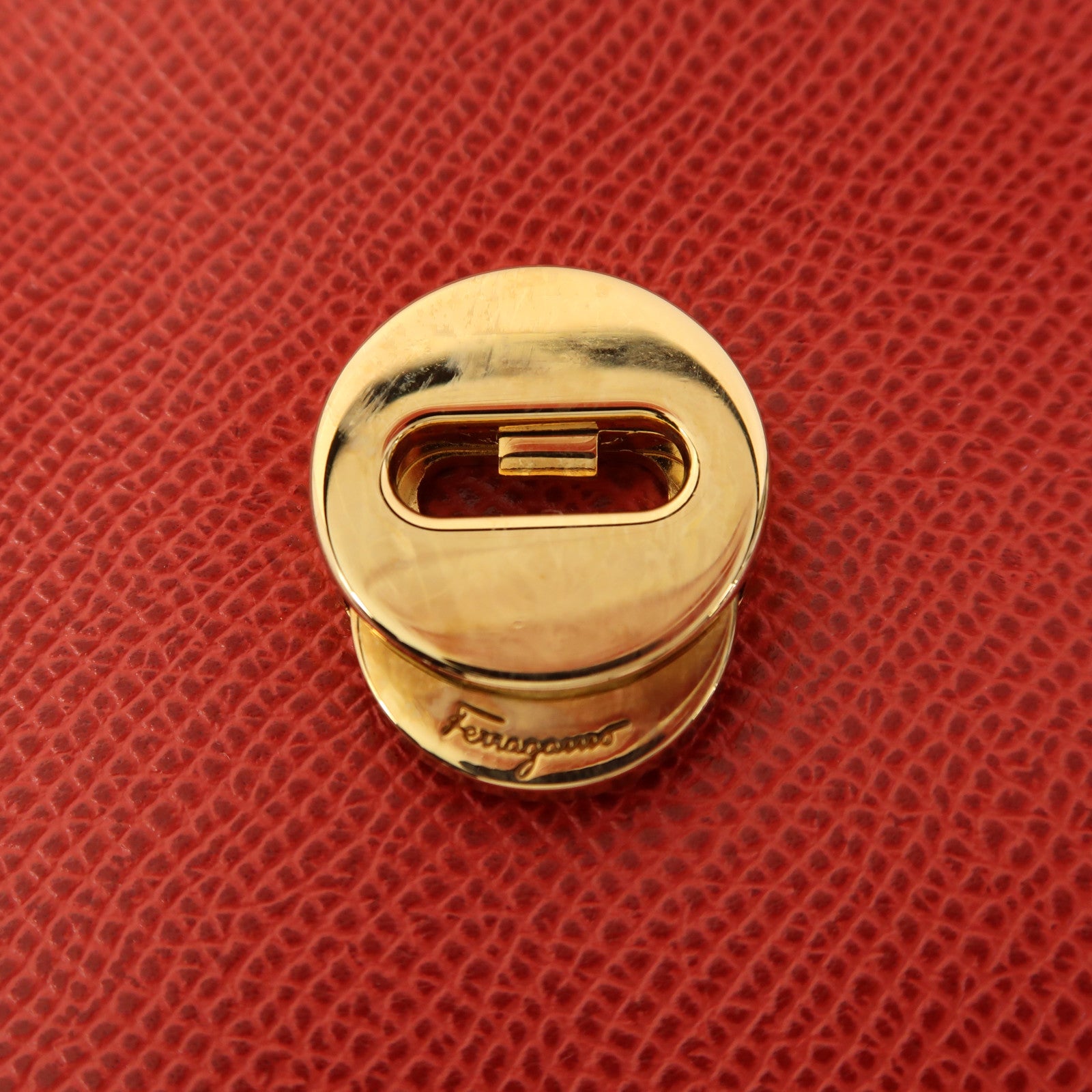 Salvatore Ferragamo 牛皮皮革Shoulder Bag金扣鏈帶肩背袋