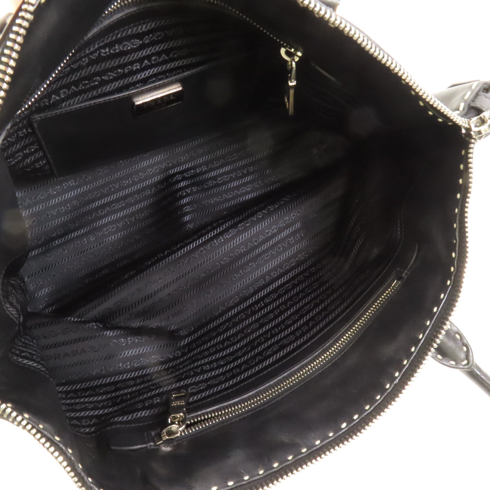 PRADA 牛皮皮革Handbag銀扣手挽袋