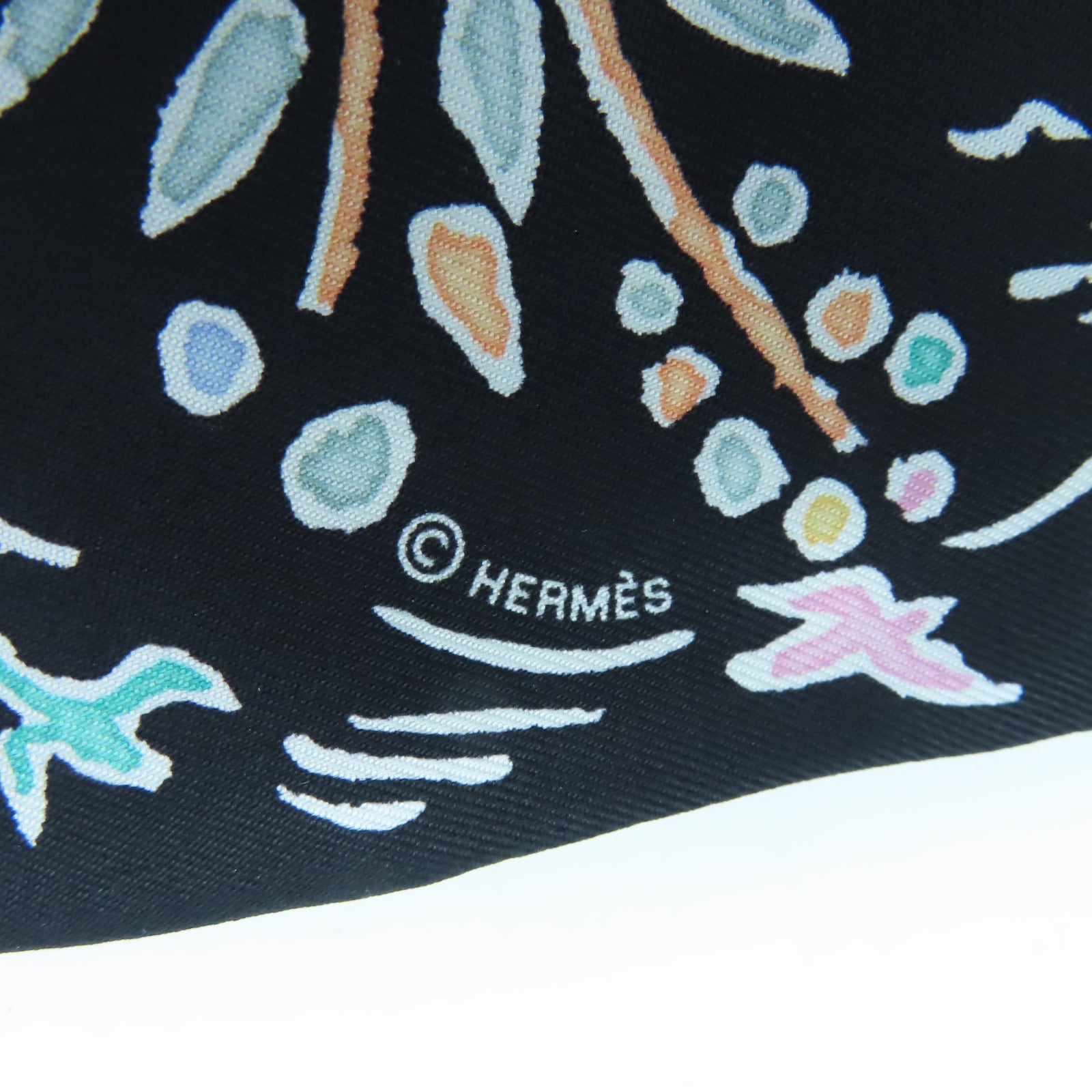 HERMES 【激減優惠】絲質Twilly絲巾黑色/粉彩色