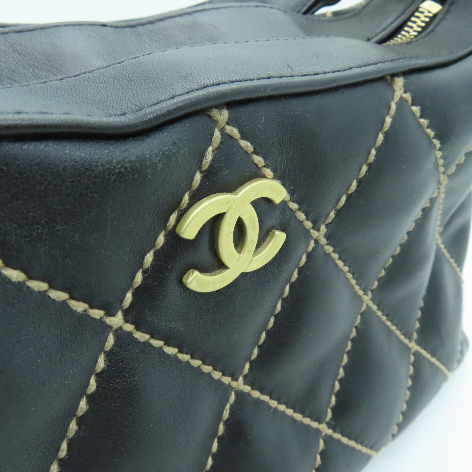 CHANEL rhombic cowhide leather Handbag gold buckle hand bag black