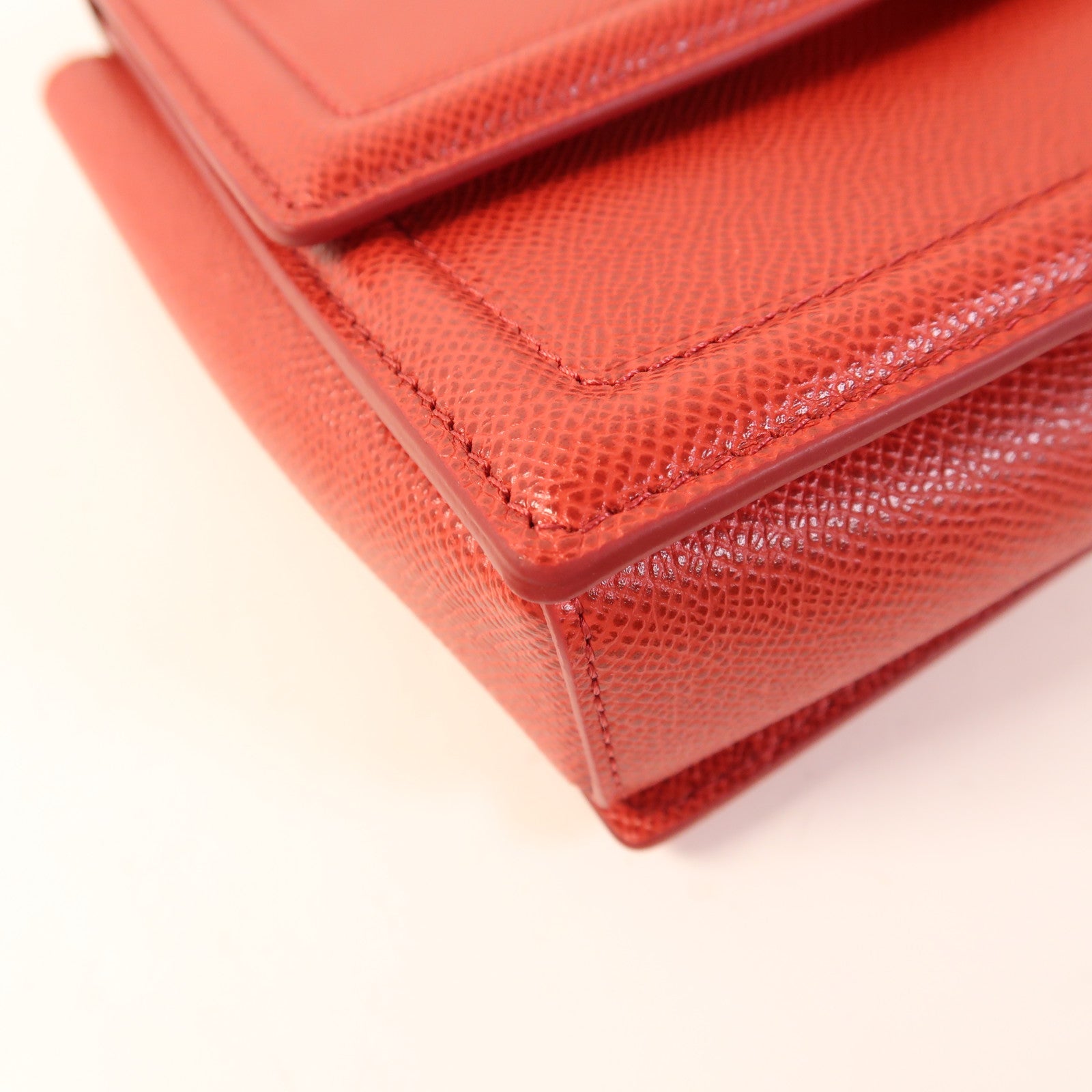 Salvatore Ferragamo 牛皮皮革Shoulder Bag金扣鏈帶肩背袋