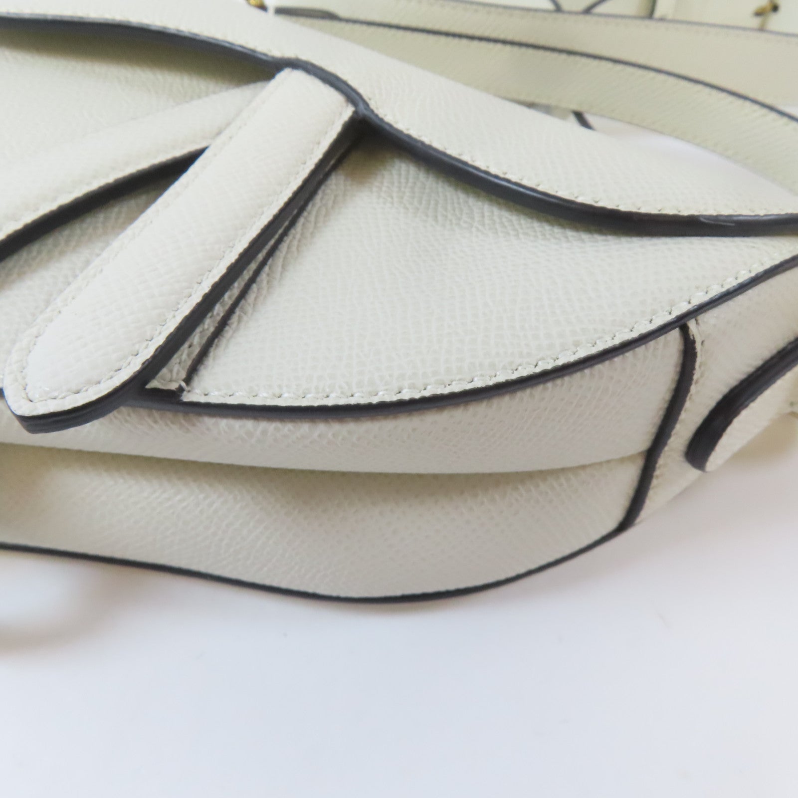 Dior 【激減優惠】牛皮皮革Mini Saddle Bag金扣手挽肩背兩用袋白色