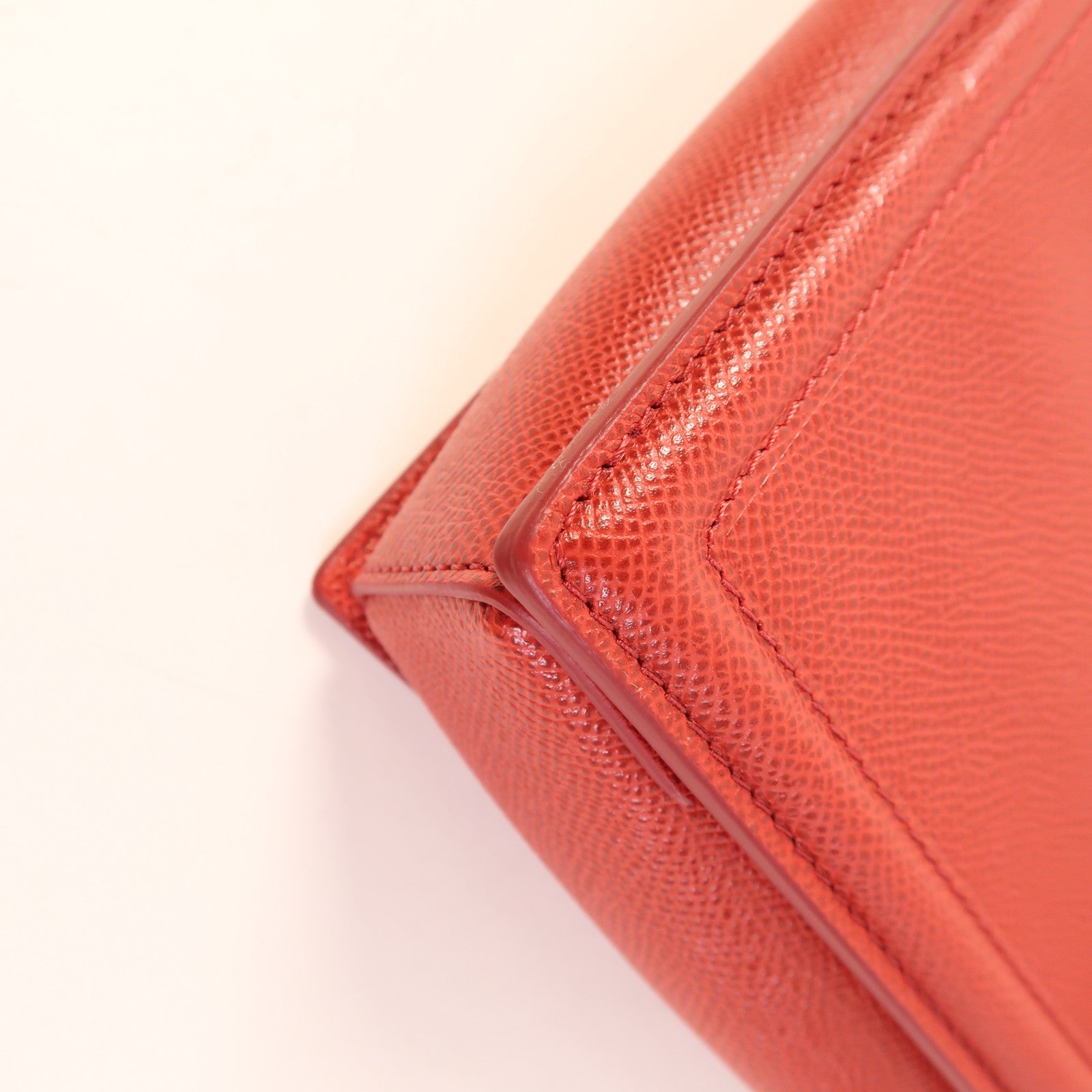 Salvatore Ferragamo 牛皮皮革Shoulder Bag金扣鏈帶肩背袋