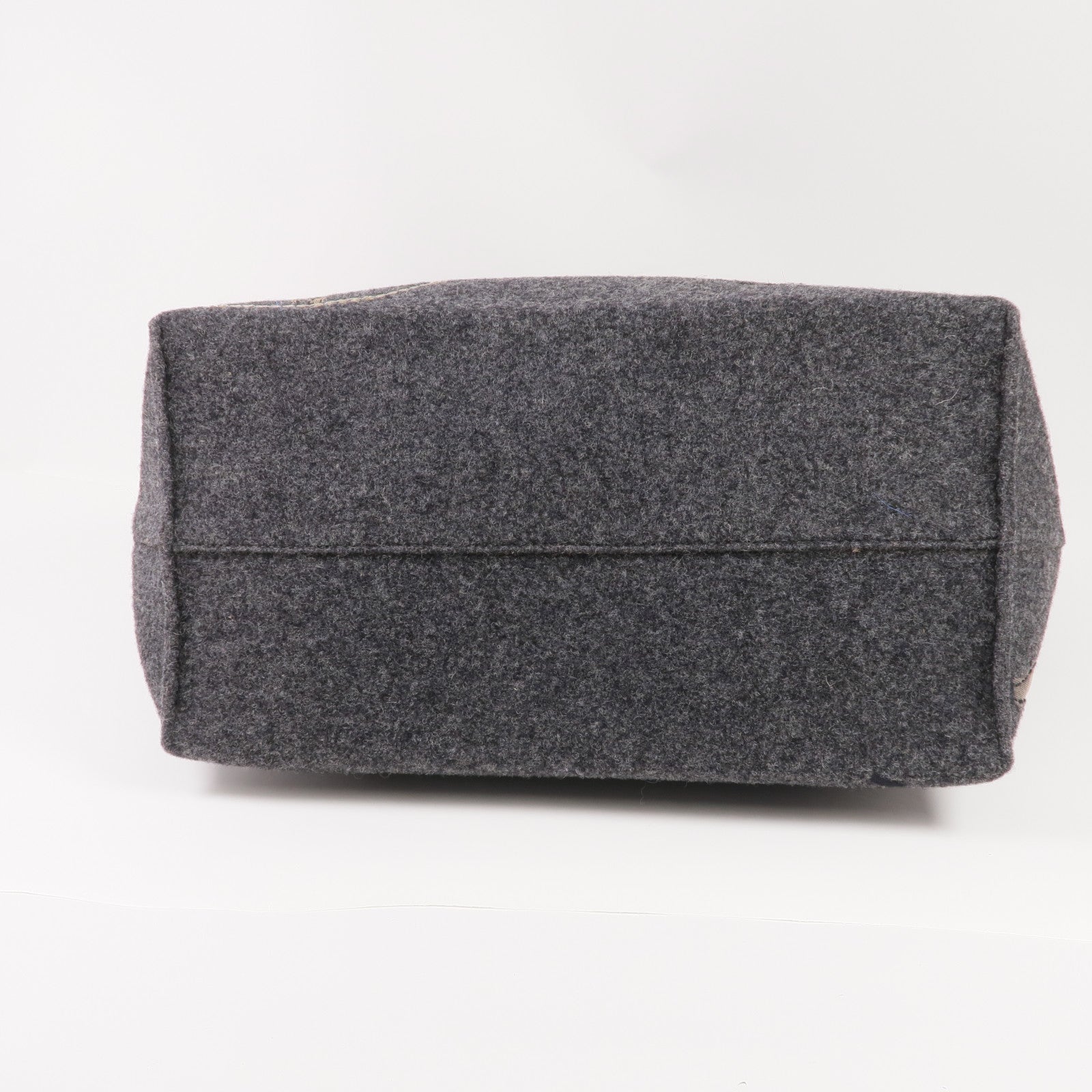 Valentino 毛氈Tote Bag銀扣手挽袋