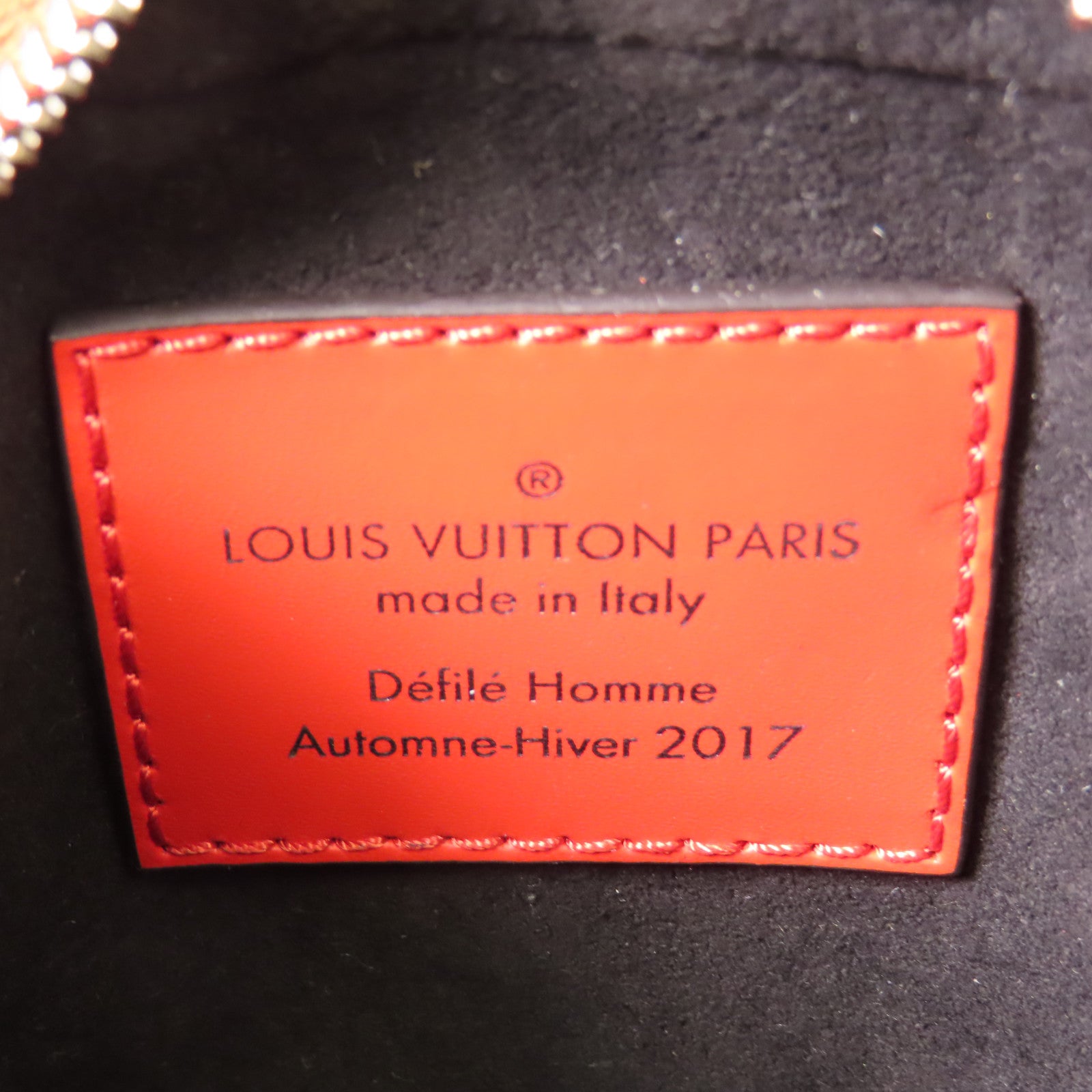 LOUIS VUITTON Epi Supreme x Danube PM銀扣肩背袋