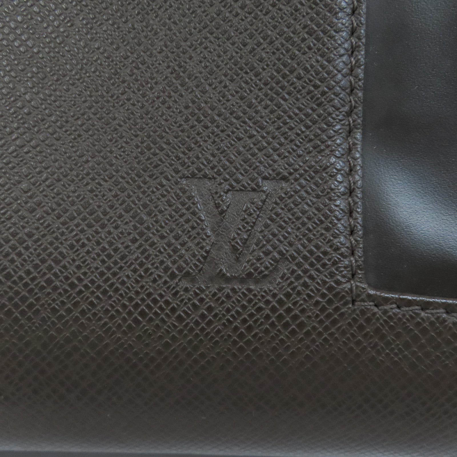 LOUIS VUITTON Taiga Kasbek GM銀扣公事包啡色