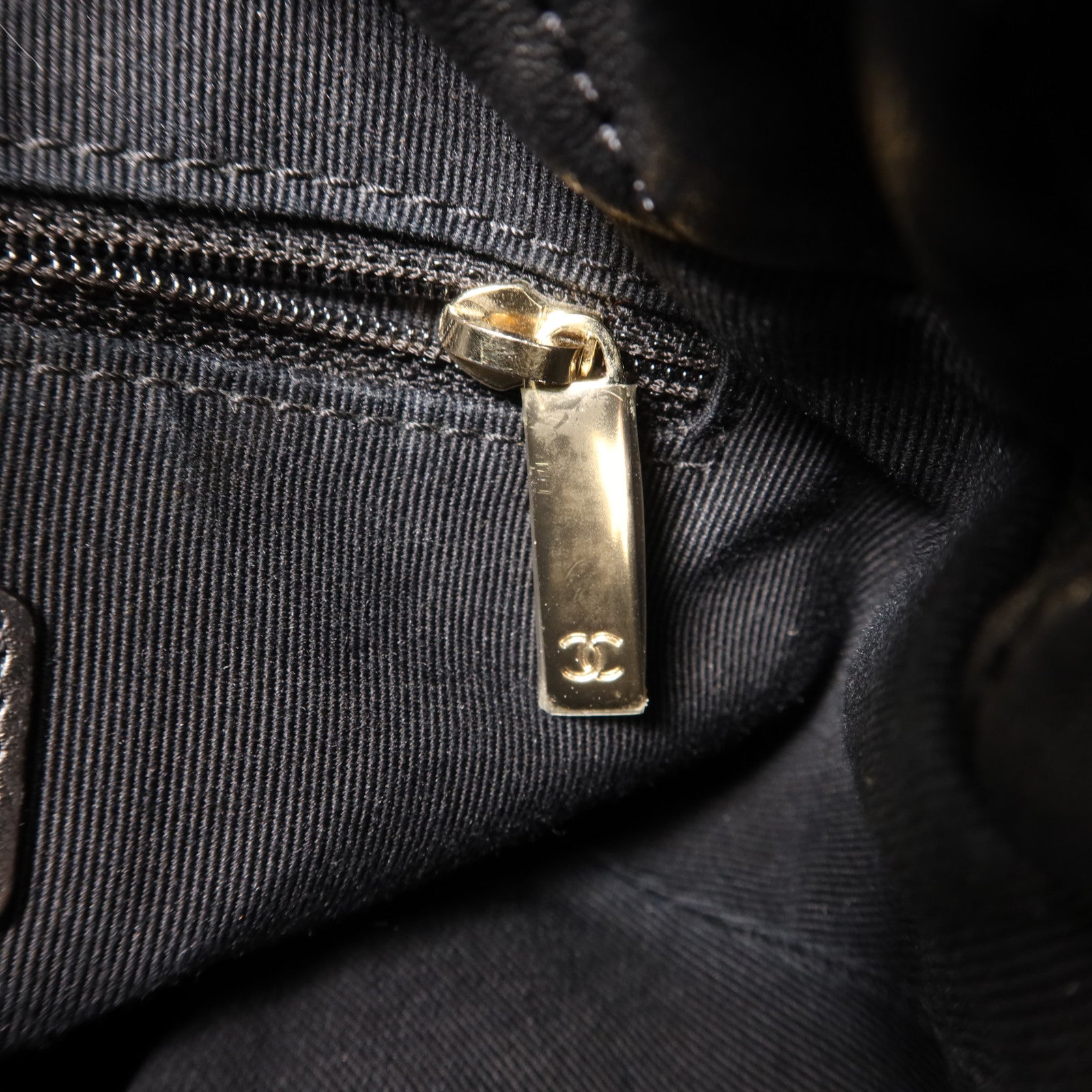 CHANEL 羊皮皮革/珍珠Pearl Bucket Bag金扣鏈帶肩背袋