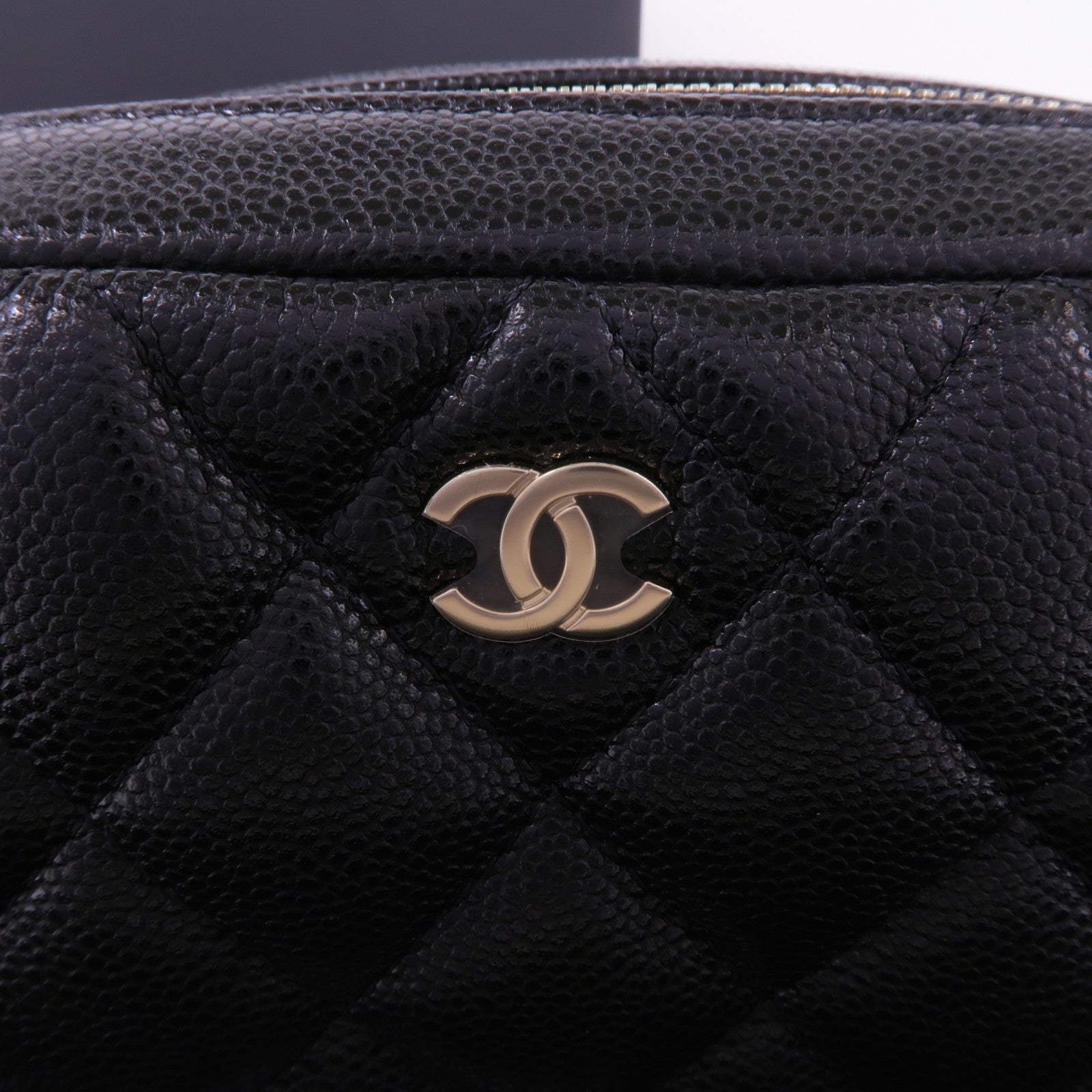 CHANEL 牛皮皮革Pouch金扣手拿包