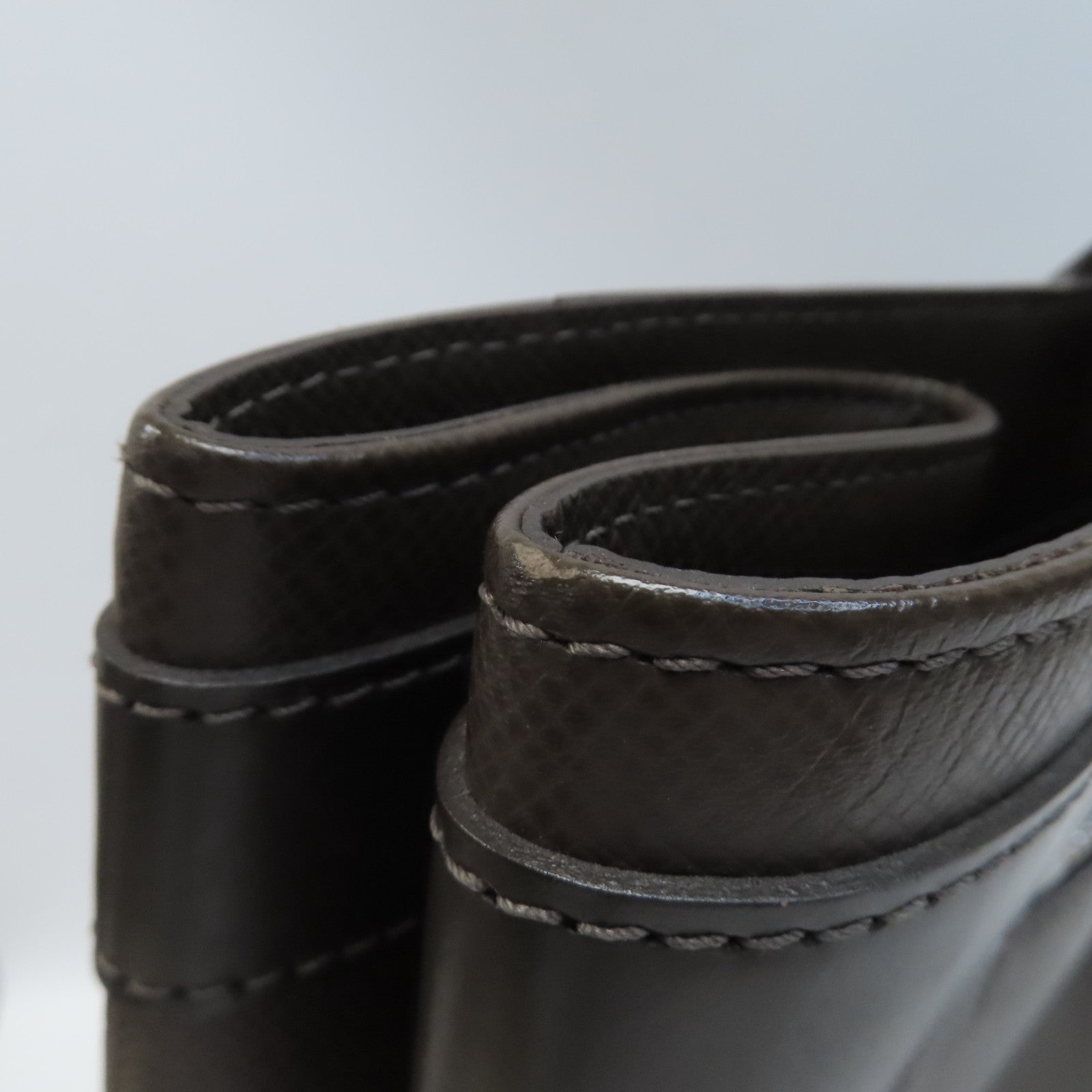 LOUIS VUITTON Taiga Kasbek GM銀扣公事包啡色