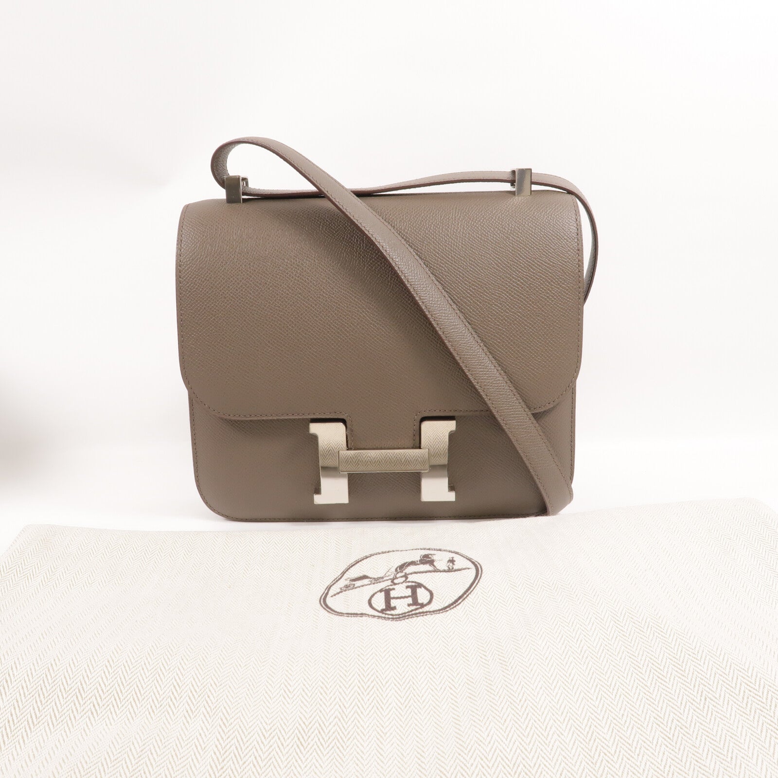 HERMES Epsom皮革Constance 24肩背袋Etain