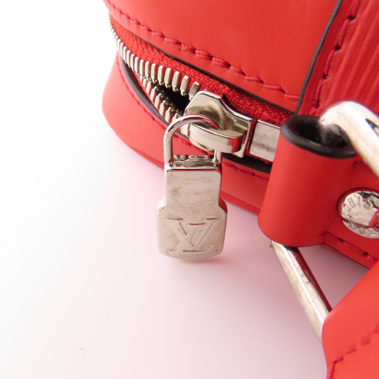 LOUIS VUITTON Epi Supreme x Danube PM銀扣肩背袋