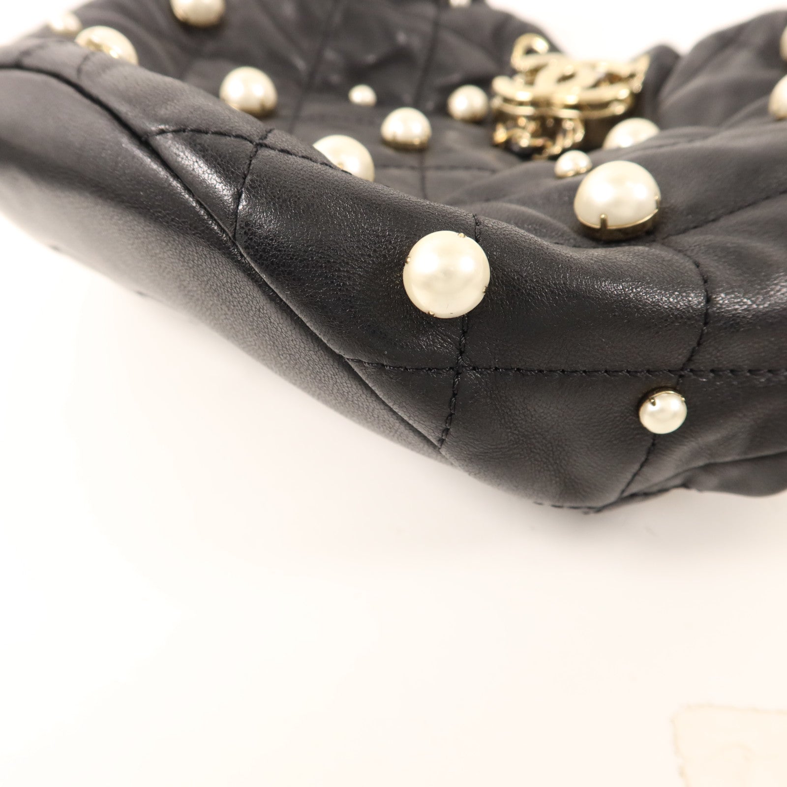 CHANEL 羊皮皮革/珍珠Pearl Bucket Bag金扣鏈帶肩背袋