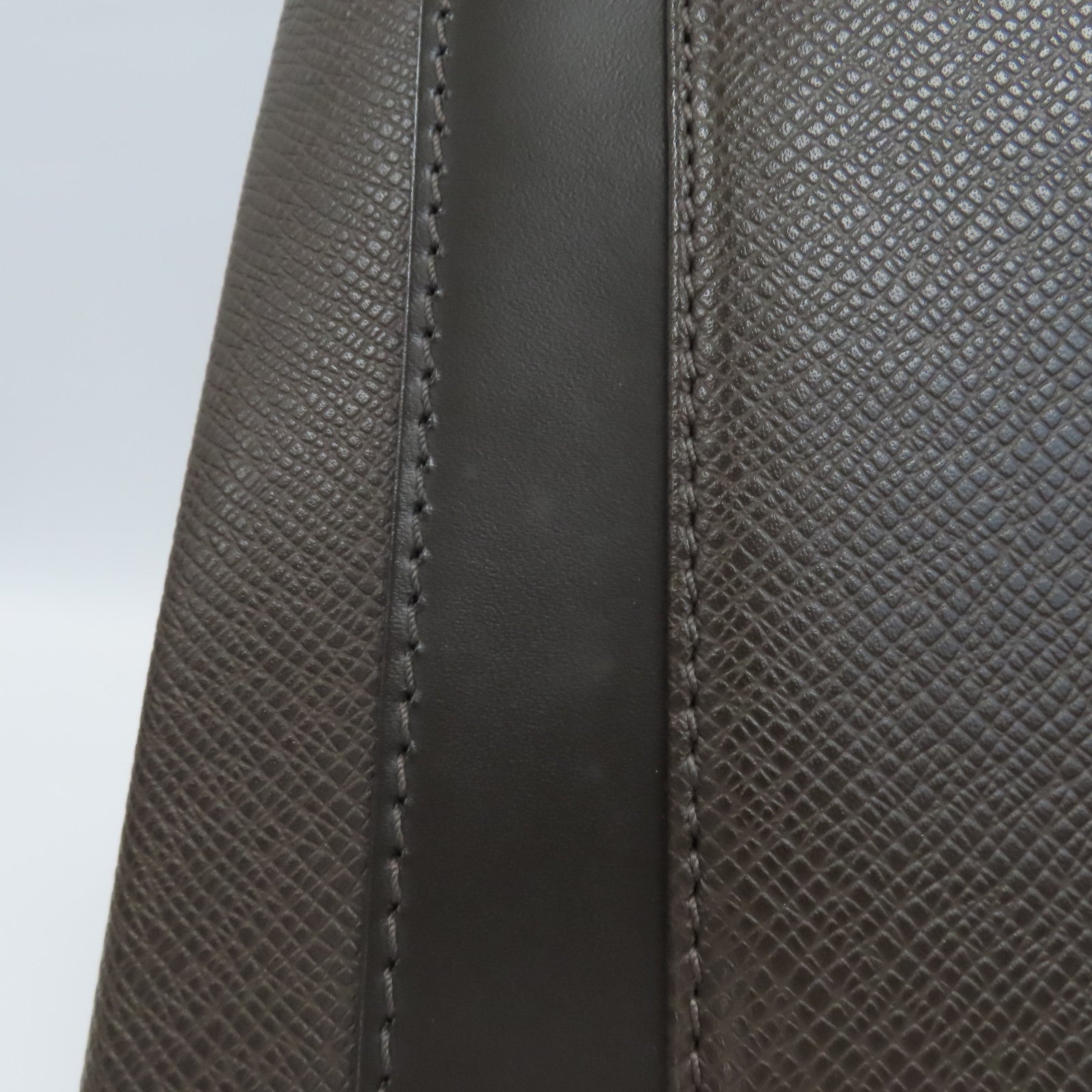 LOUIS VUITTON Taiga Kasbek GM銀扣公事包啡色