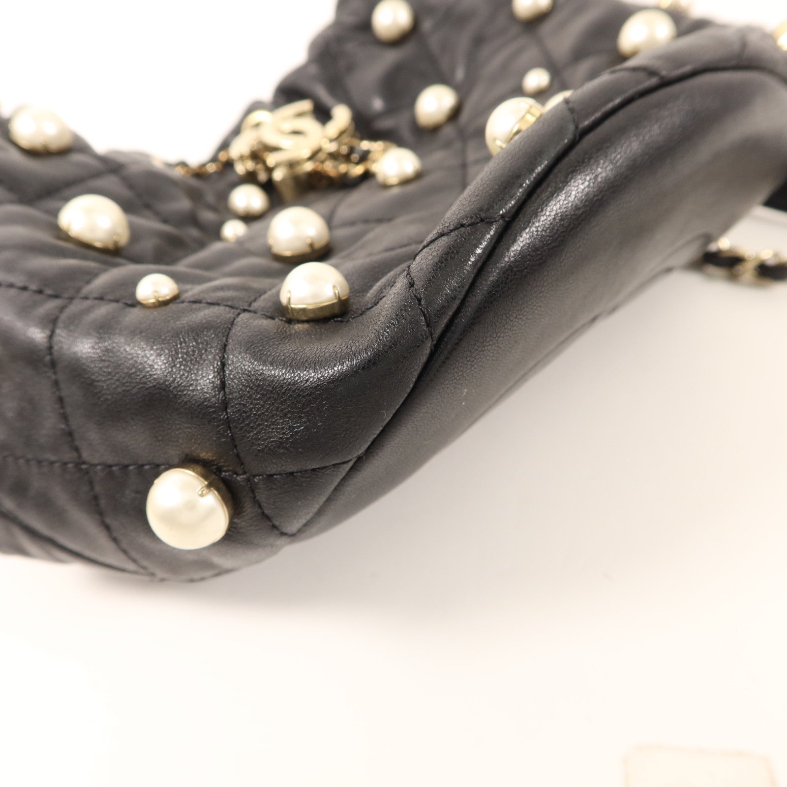 CHANEL 羊皮皮革/珍珠Pearl Bucket Bag金扣鏈帶肩背袋
