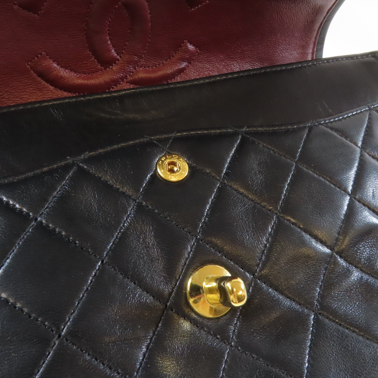 CHANEL 菱格羊皮皮革Chain Shoulder金扣鏈帶肩背袋黑色