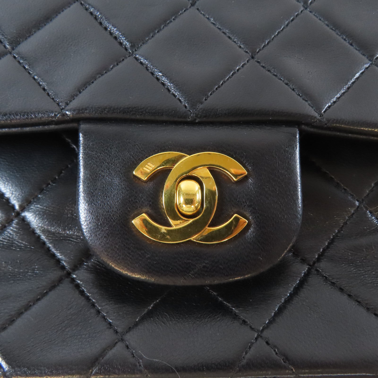 CHANEL 菱格羊皮皮革Chain Shoulder金扣鏈帶肩背袋黑色