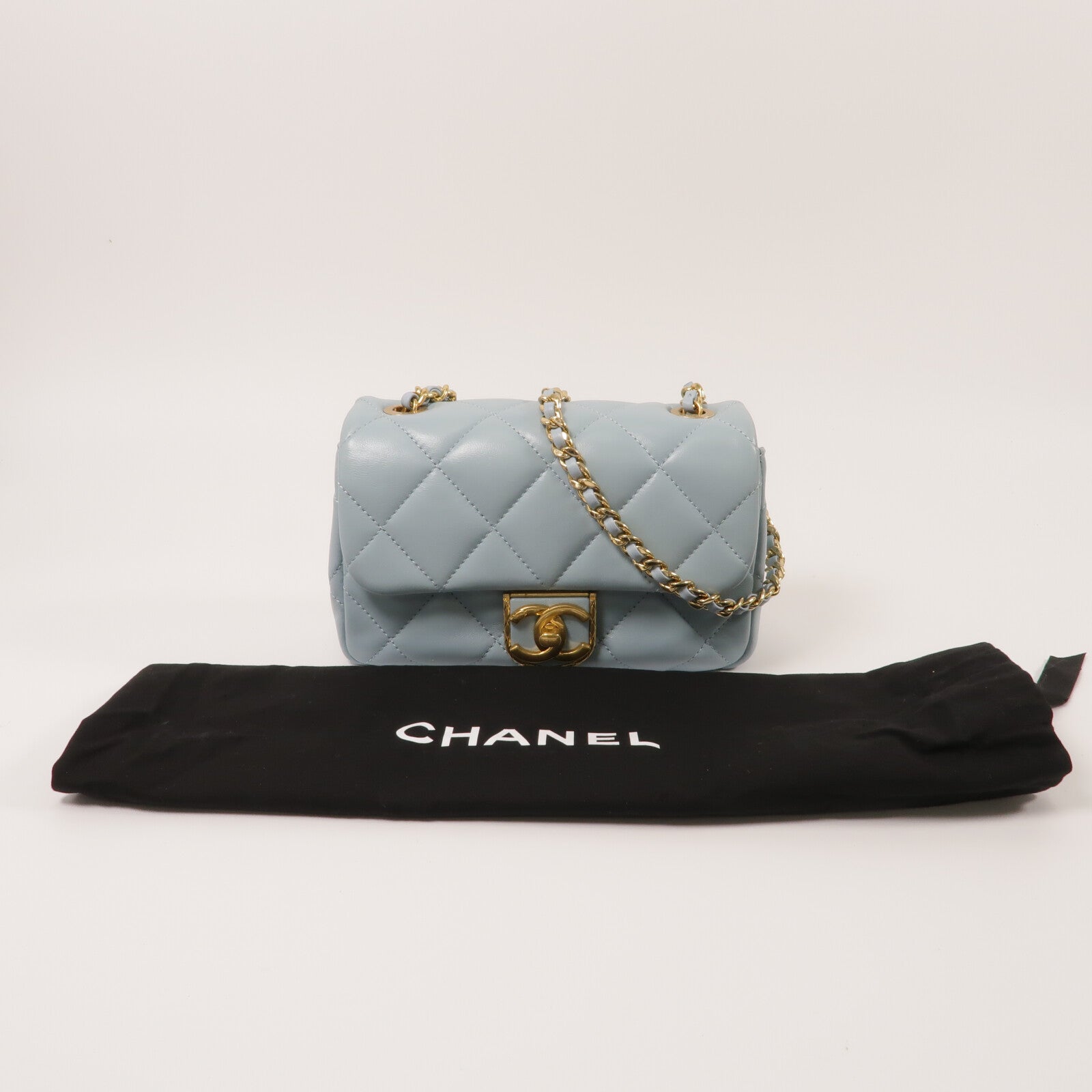 CHANEL 羊皮皮革22P Mini Flap鏈帶肩背袋