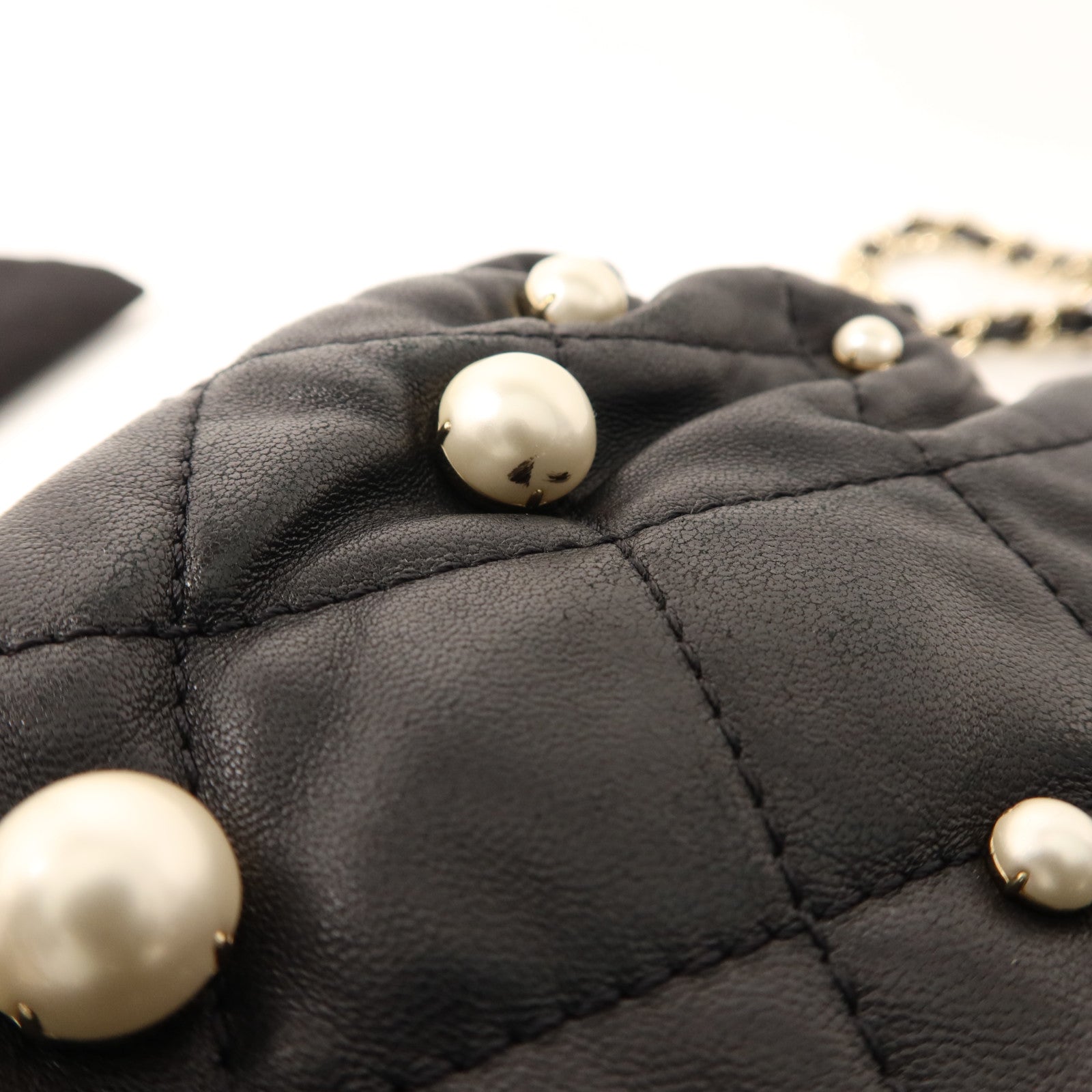 CHANEL 羊皮皮革/珍珠Pearl Bucket Bag金扣鏈帶肩背袋