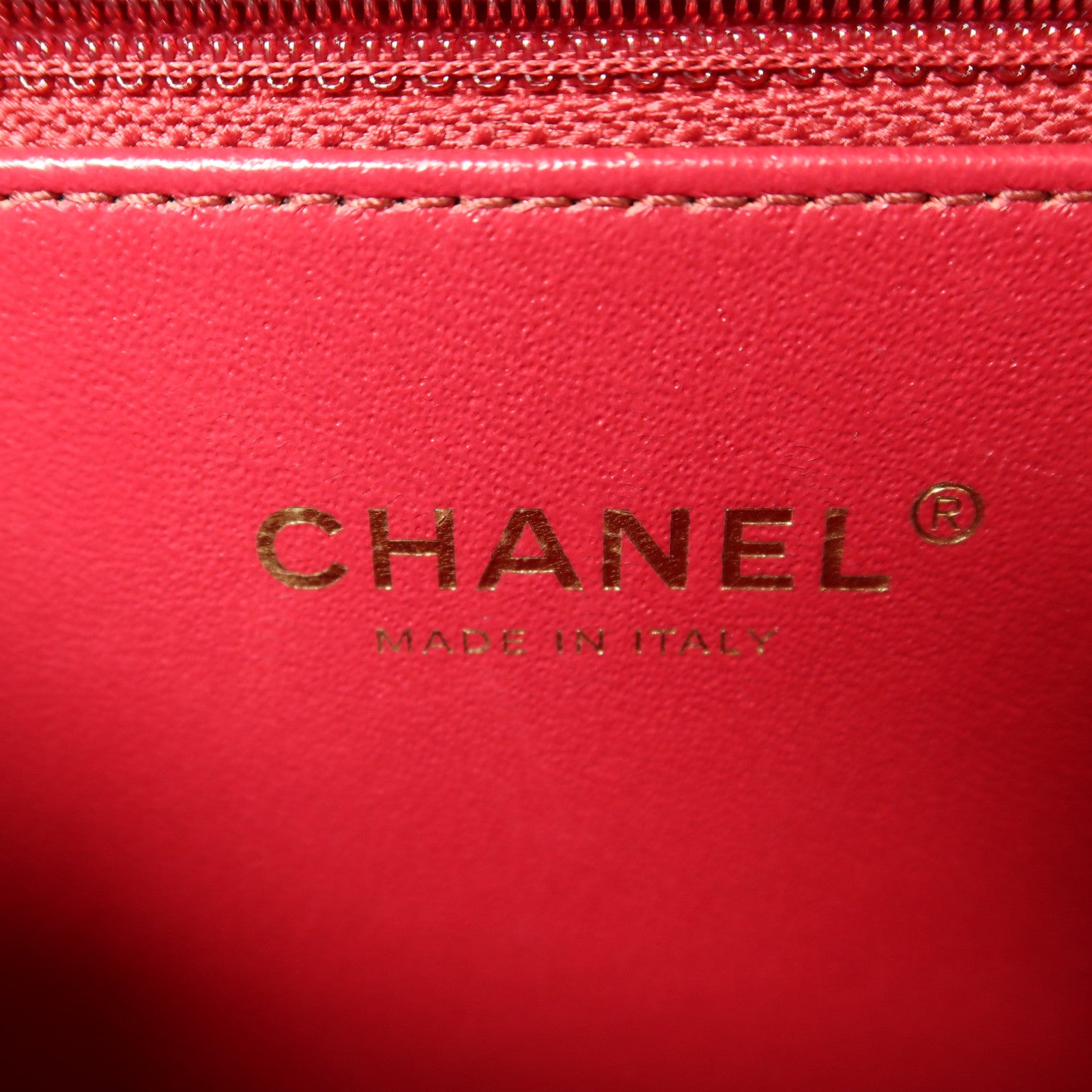 CHANEL 牛皮皮革Filigree Vanity Case Medium金扣手挽肩背兩用袋