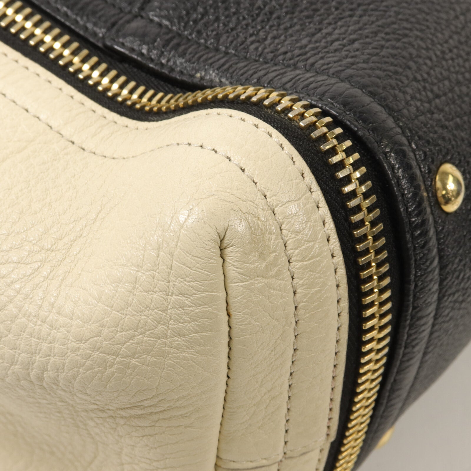 Salvatore Ferragamo 牛皮皮革Gancini手挽袋