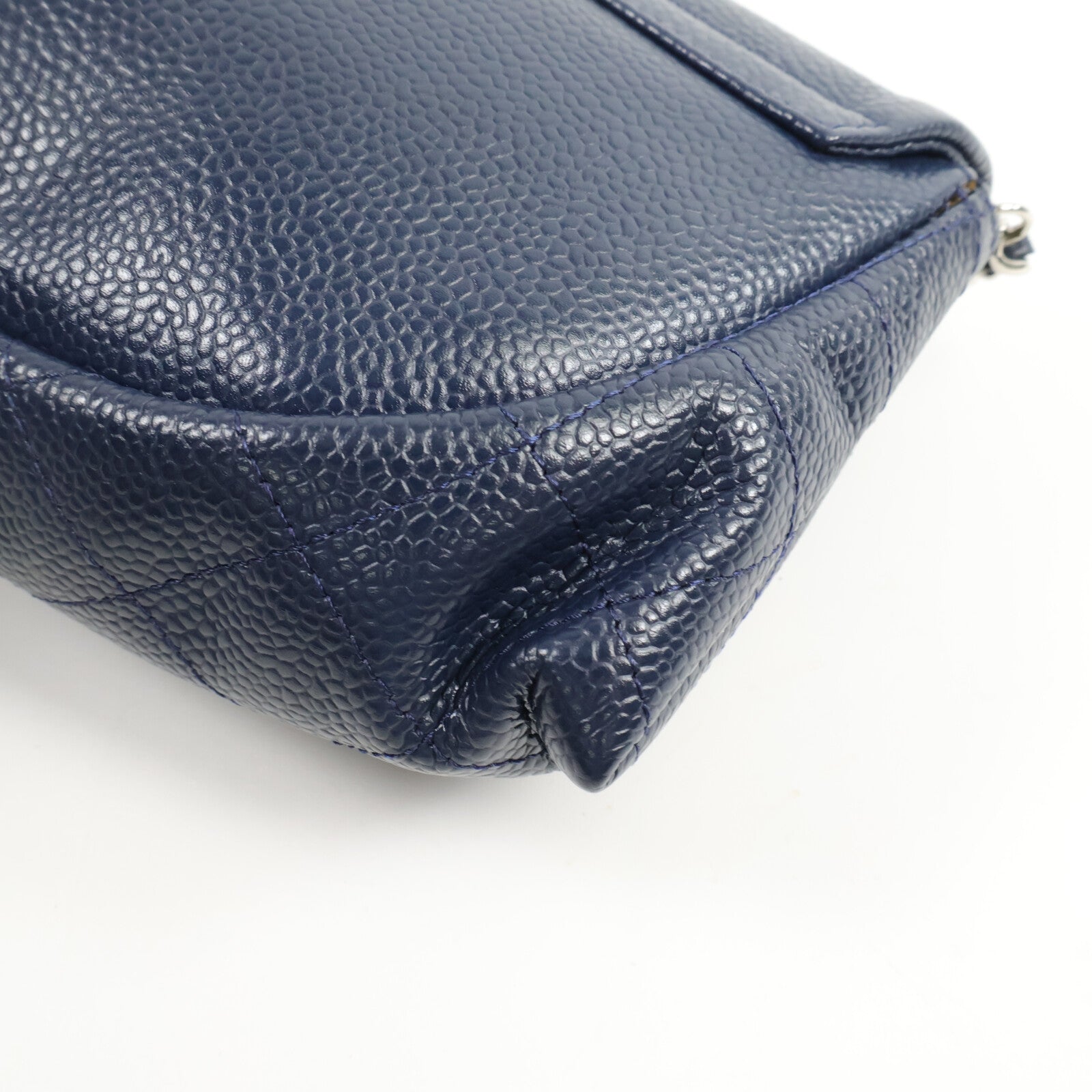 CHANEL 牛皮皮革Half Moon WOC鏈帶肩背袋