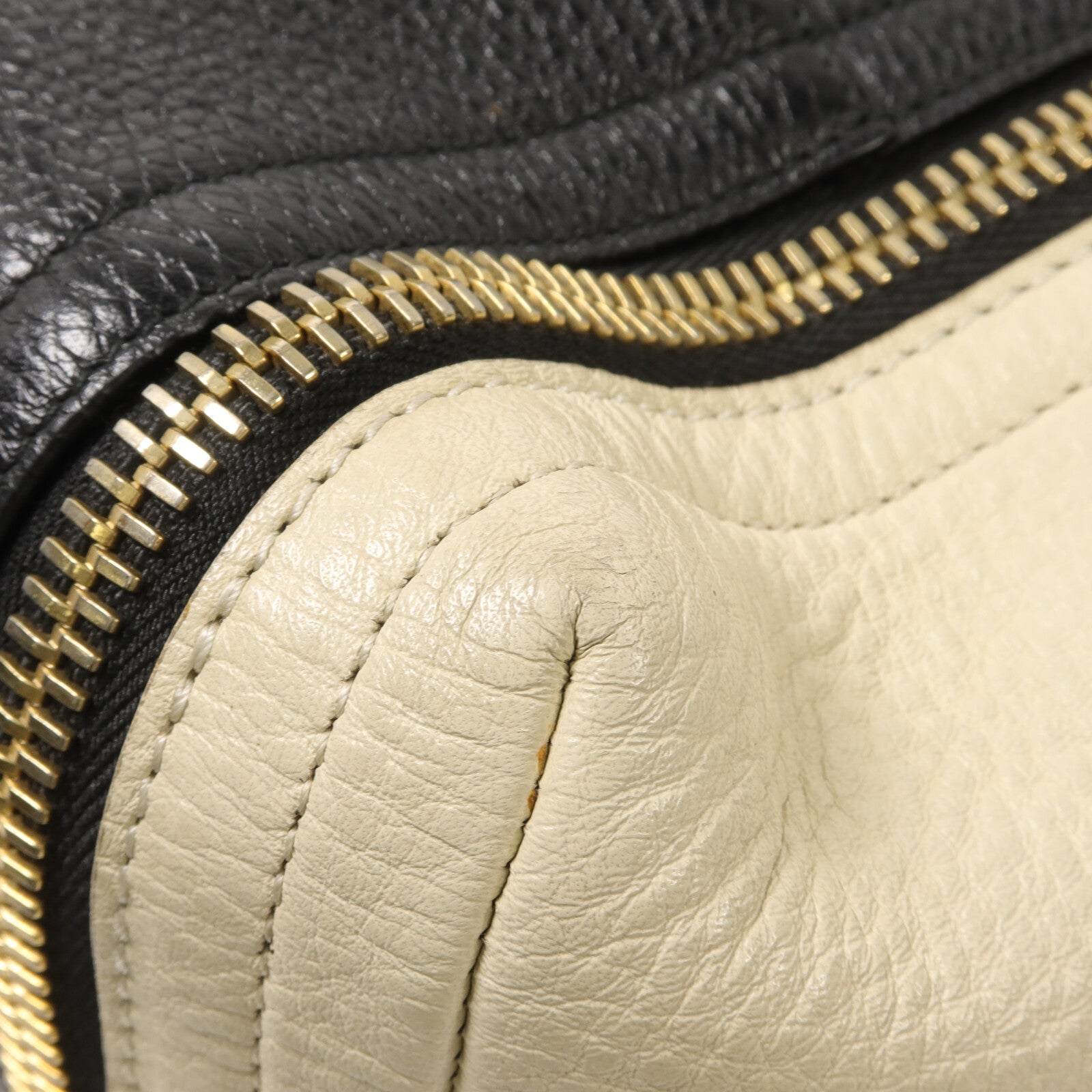 Salvatore Ferragamo 牛皮皮革Gancini手挽袋
