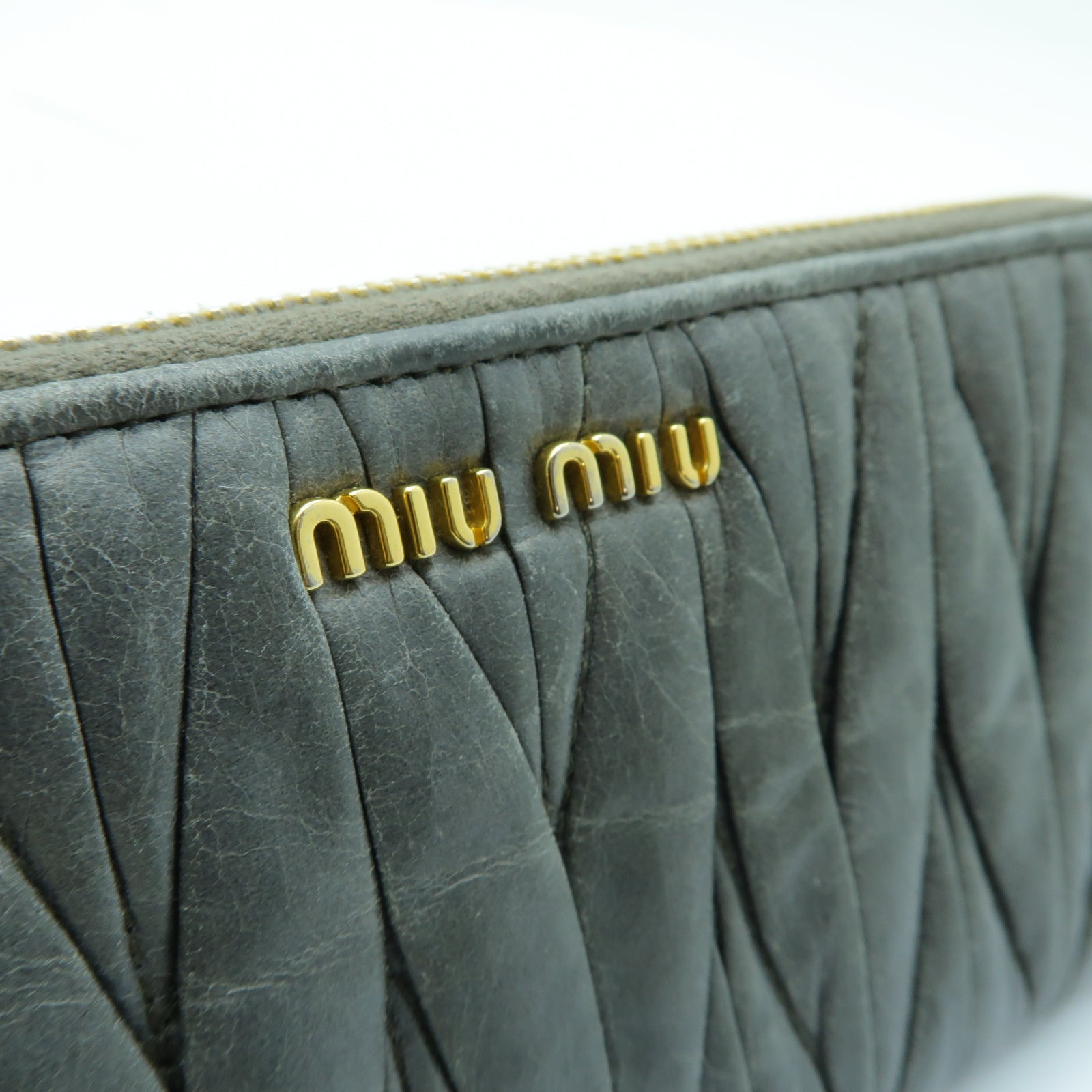 Miu Miu 【激減優惠】皮革Long Wallet金扣長錢包灰色