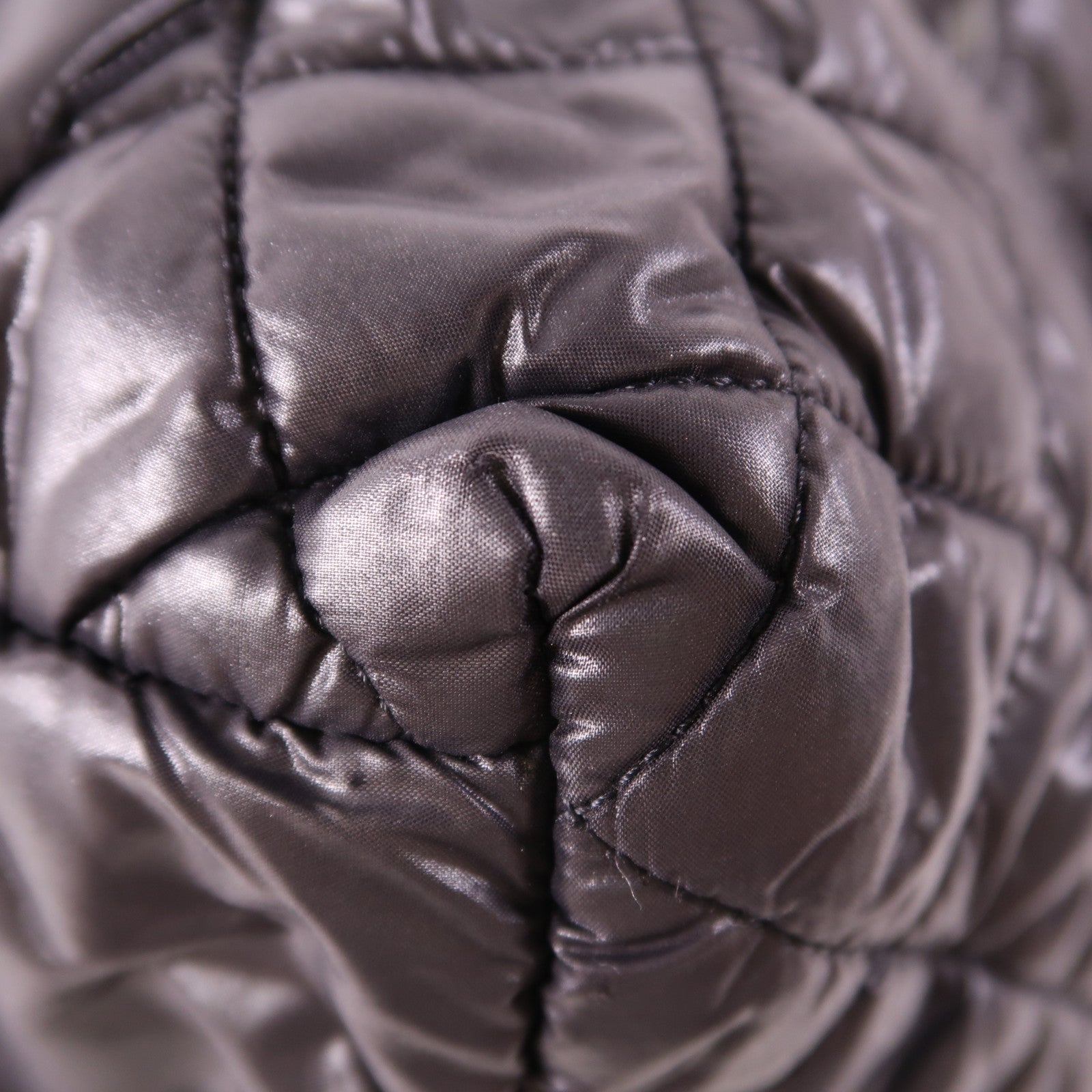 CHANEL 尼龍Coco Cocoon銀扣手挽袋