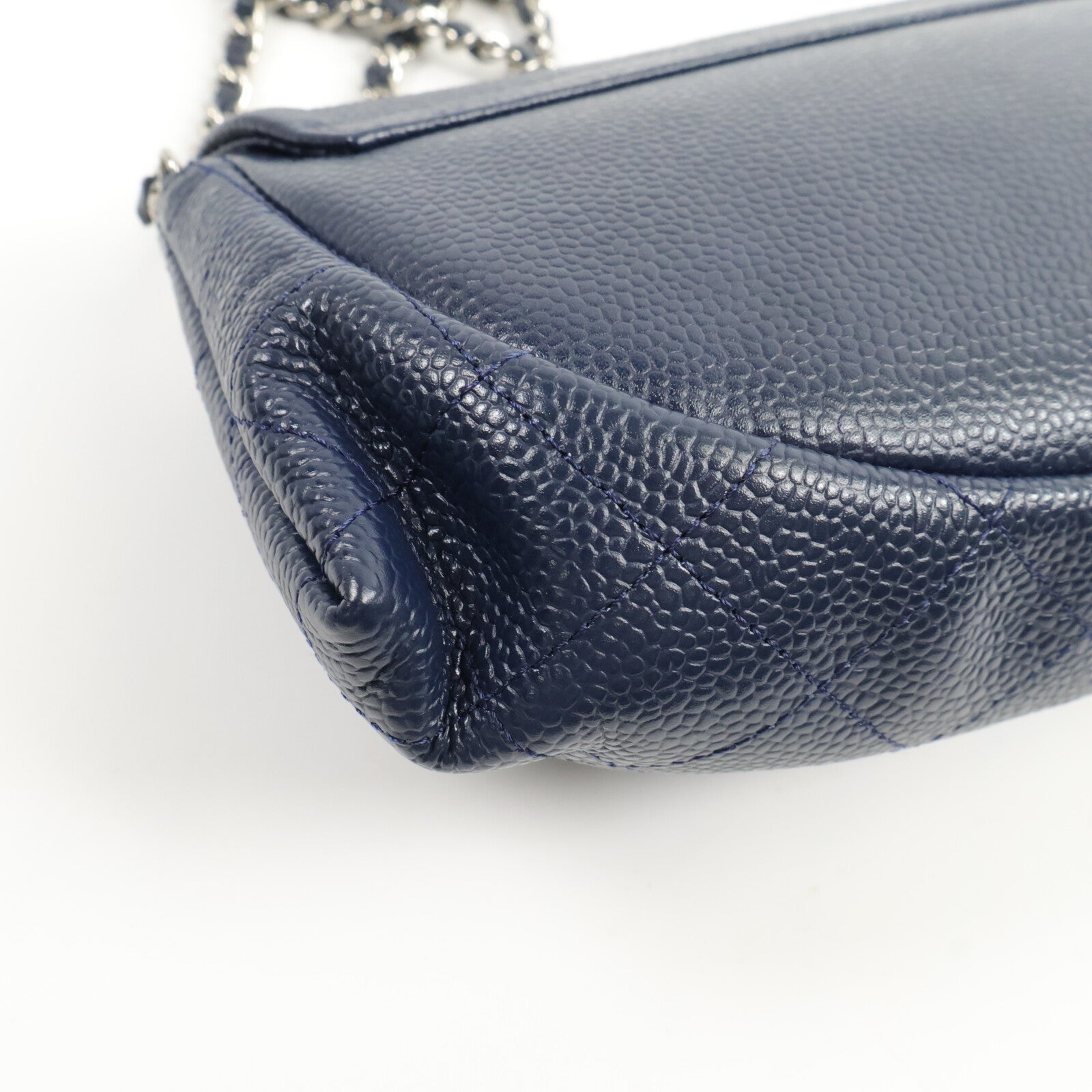CHANEL 牛皮皮革Half Moon WOC鏈帶肩背袋