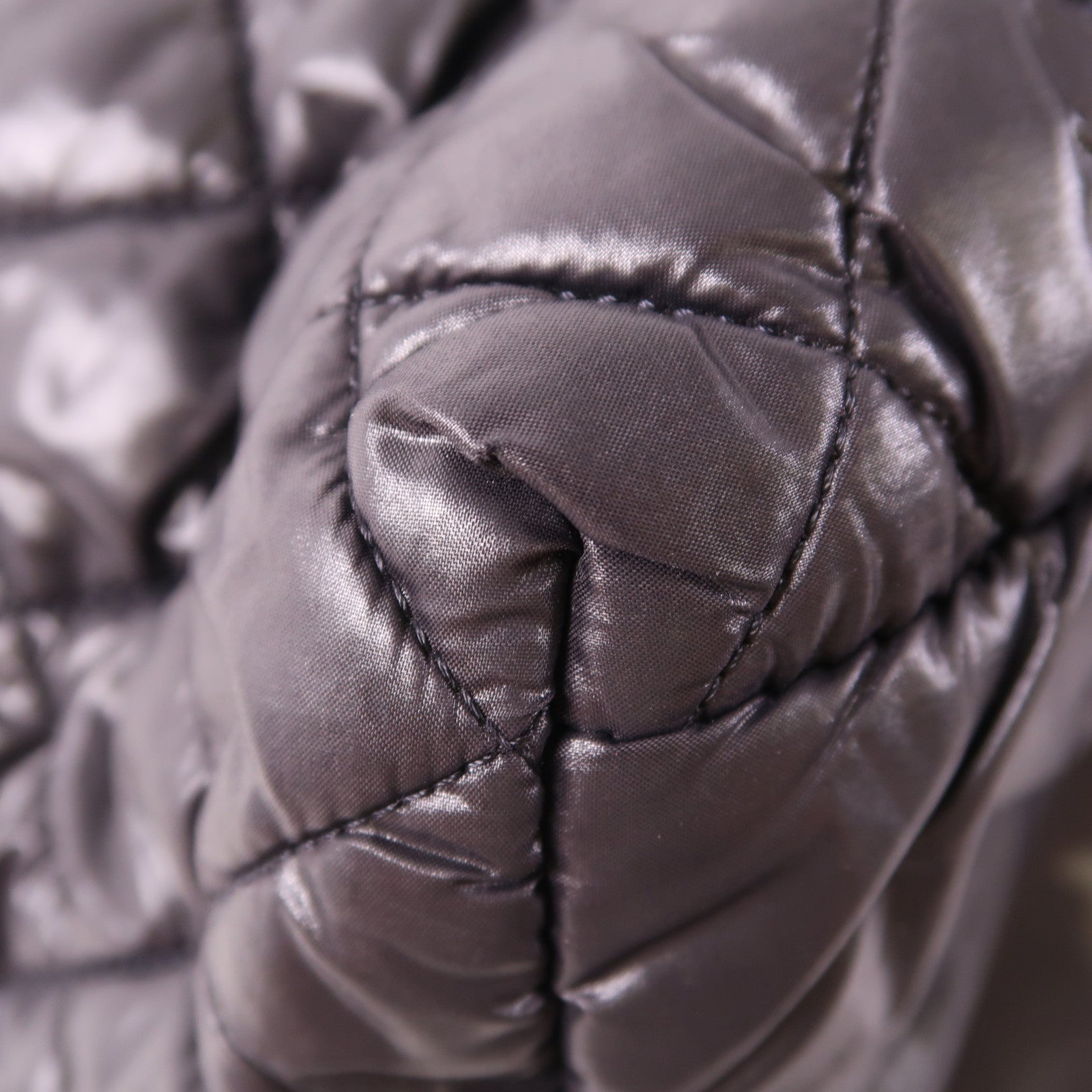 CHANEL 尼龍Coco Cocoon銀扣手挽袋