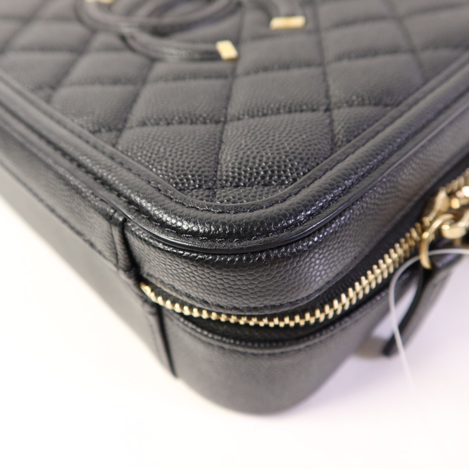 CHANEL 牛皮皮革Filigree Vanity Case Medium金扣手挽肩背兩用袋