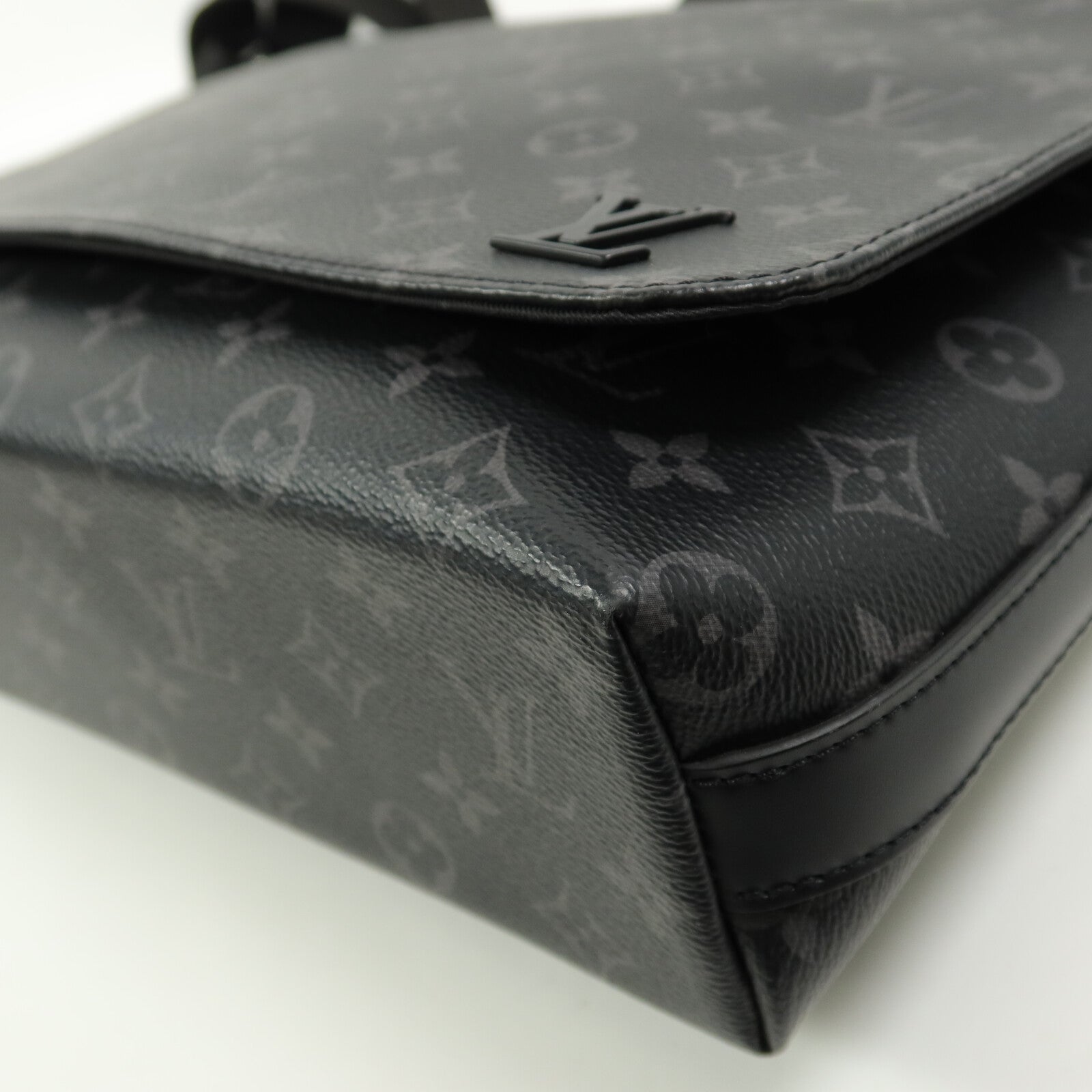 LOUIS VUITTON Monogram Eclipse District MM NM肩背袋