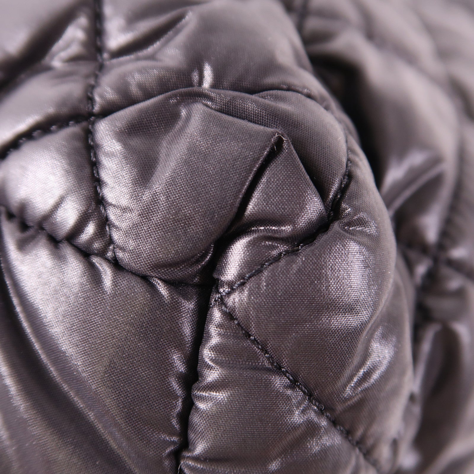 CHANEL 尼龍Coco Cocoon銀扣手挽袋